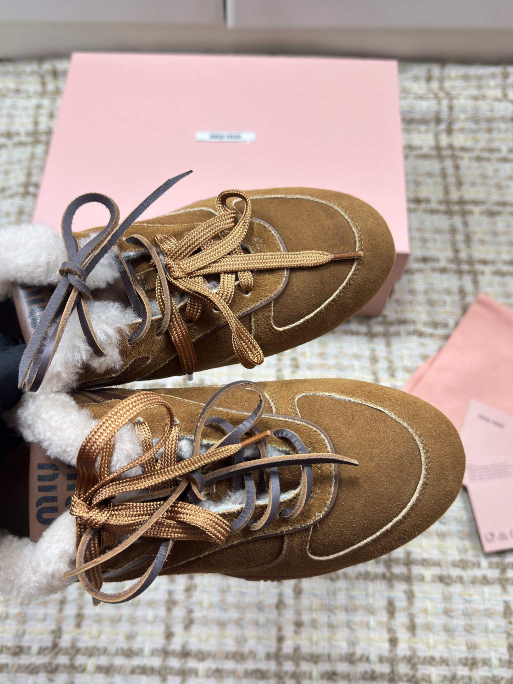 MIUMIU 26S SNEAKERS IN DARK BROWN SUEDE AND SHEARLING