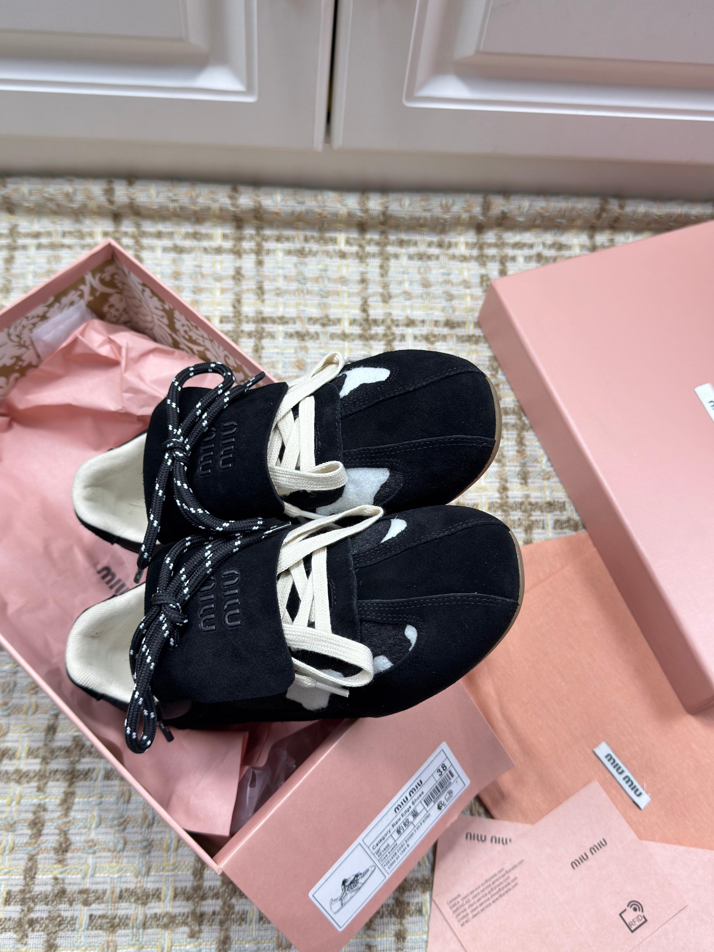 MIUMIU 26S SNEAKERS IN BLACK SUEDE 02