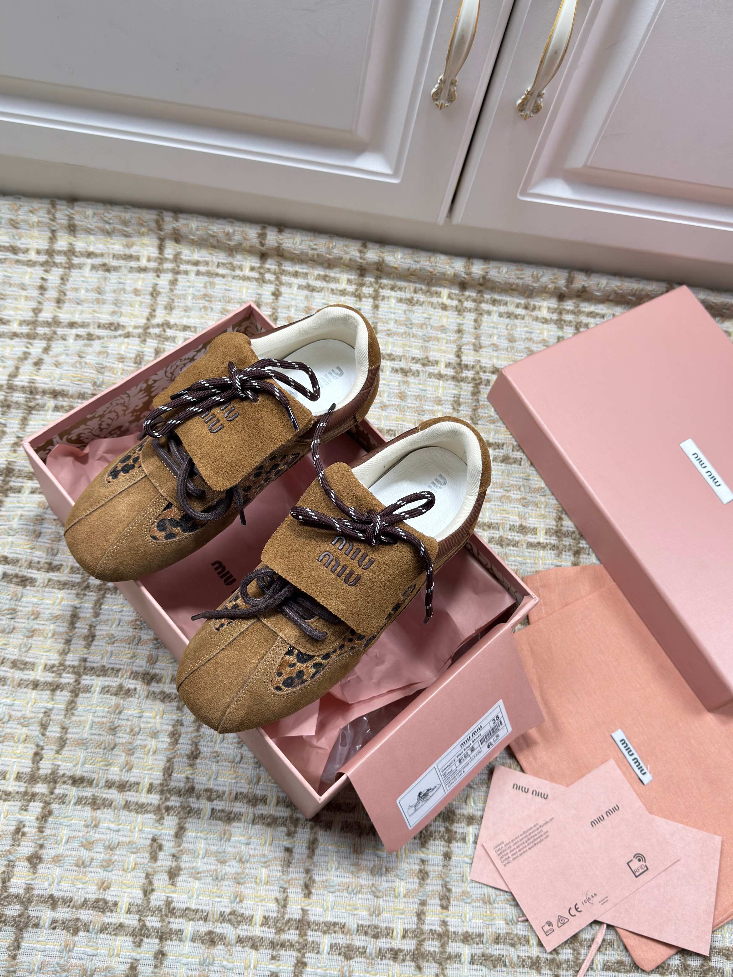 MIUMIU 26S SNEAKERS IN DARK BROWN SUEDE 01