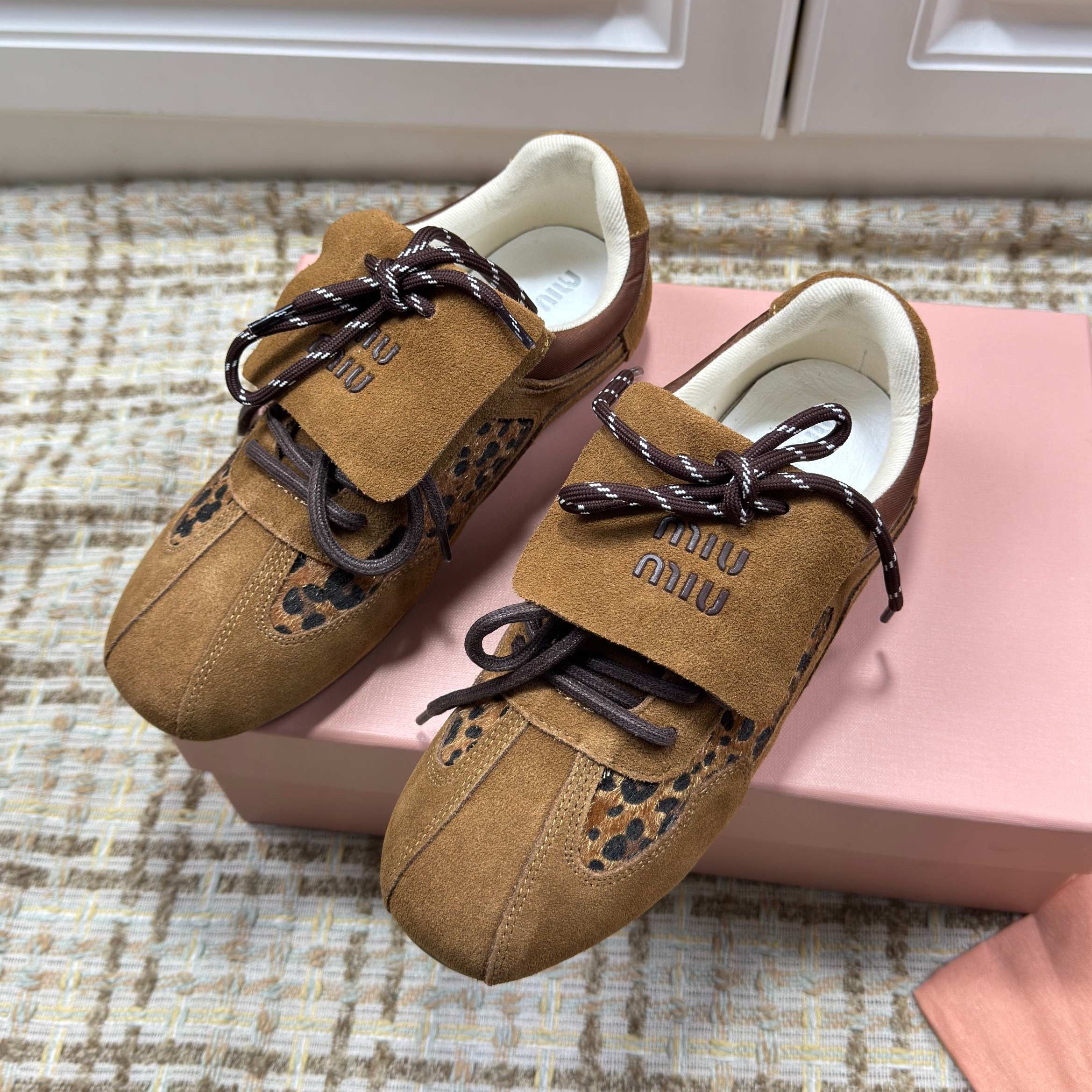 MIUMIU 26S SNEAKERS IN DARK BROWN SUEDE 01