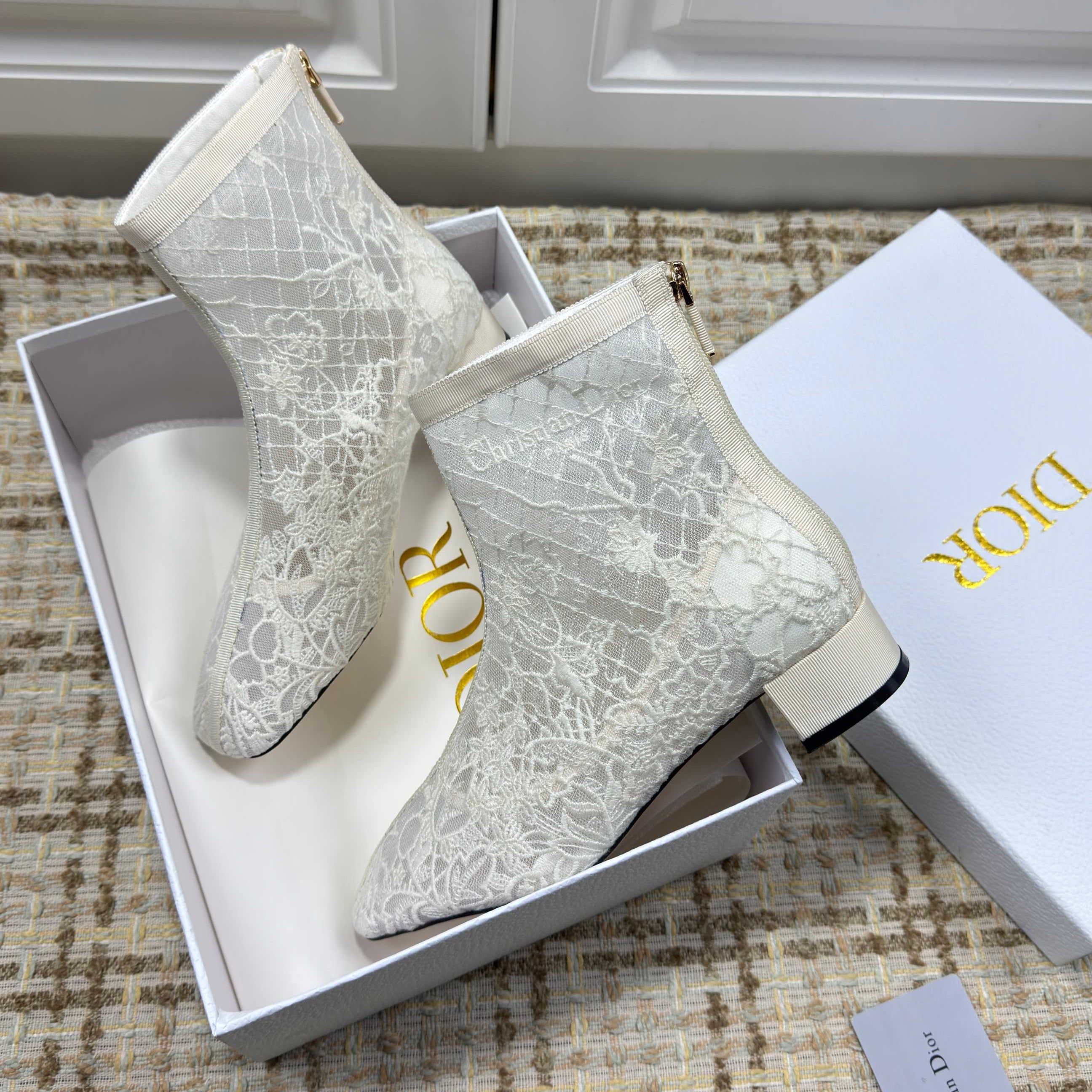 DIOR 26S ANKLE BOOTS 35MM IN WHITE FLORAL LACE MESH BLOCK HEEL