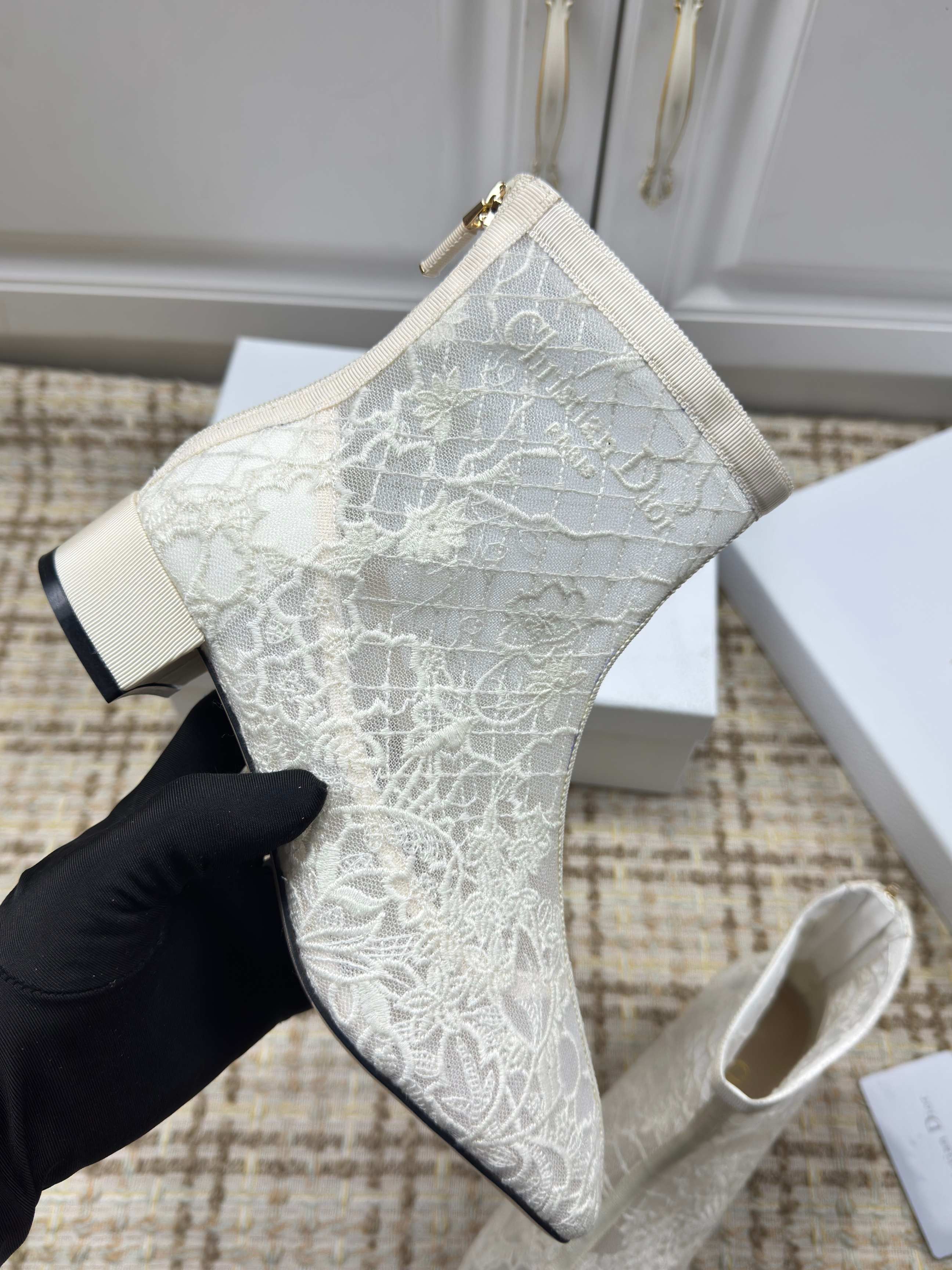 DIOR 26S ANKLE BOOTS 35MM IN WHITE FLORAL LACE MESH BLOCK HEEL