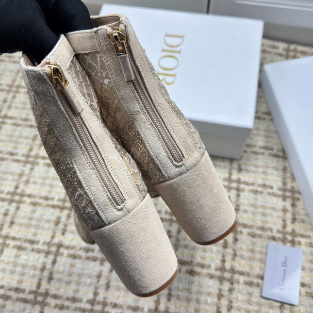 DIOR 26S LACE UP ANKLE BOOTS 35MM IN BEIGE LACE SUEDE BLOCK HEEL
