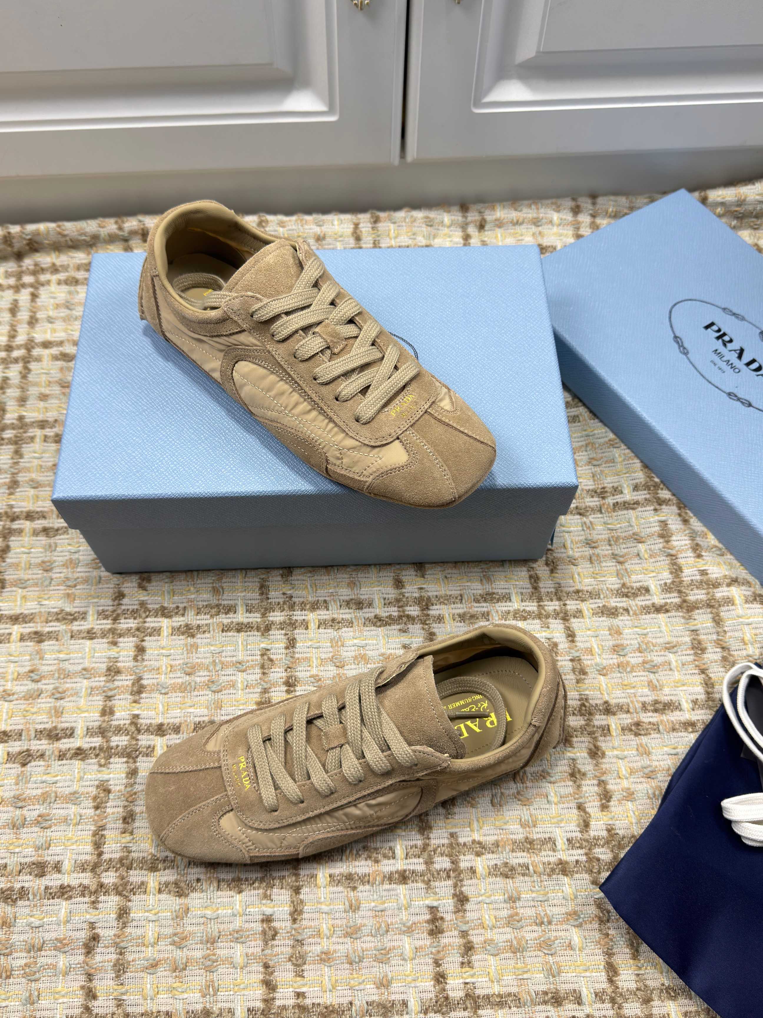 PRADA 26S LOW TOP SNEAKERS IN OLIVE BROWN NYLON AND SUEDE