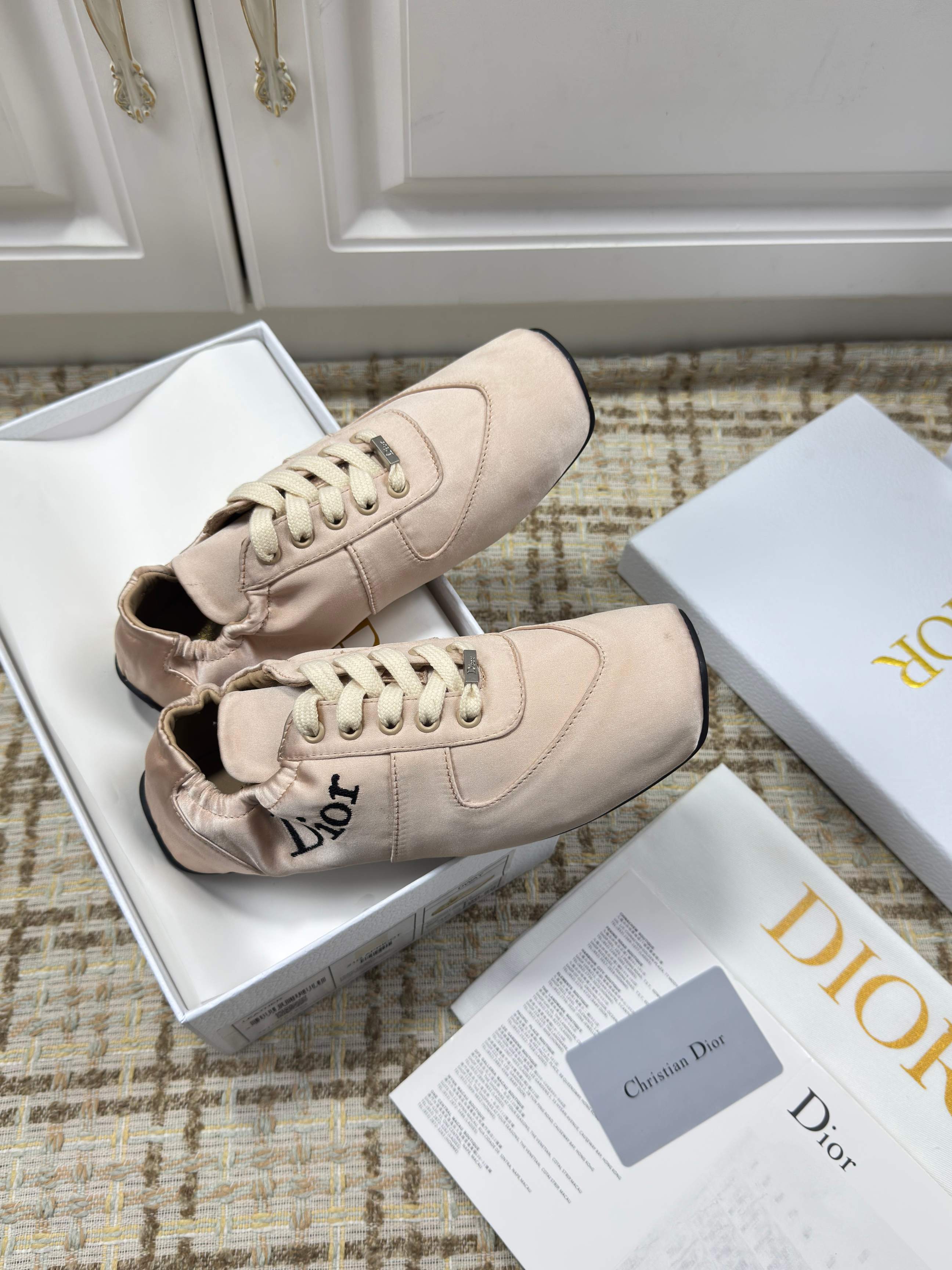 DIOR 26S LOW TOP SNEAKERS IN LIGHT PINK SATIN DIOR LOGO