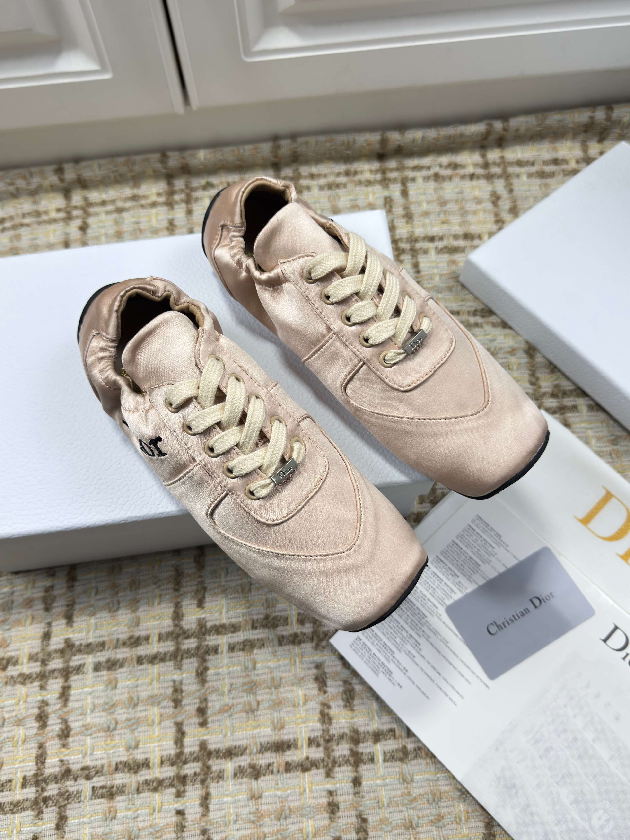 DIOR 26S LOW TOP SNEAKERS IN LIGHT PINK SATIN DIOR LOGO