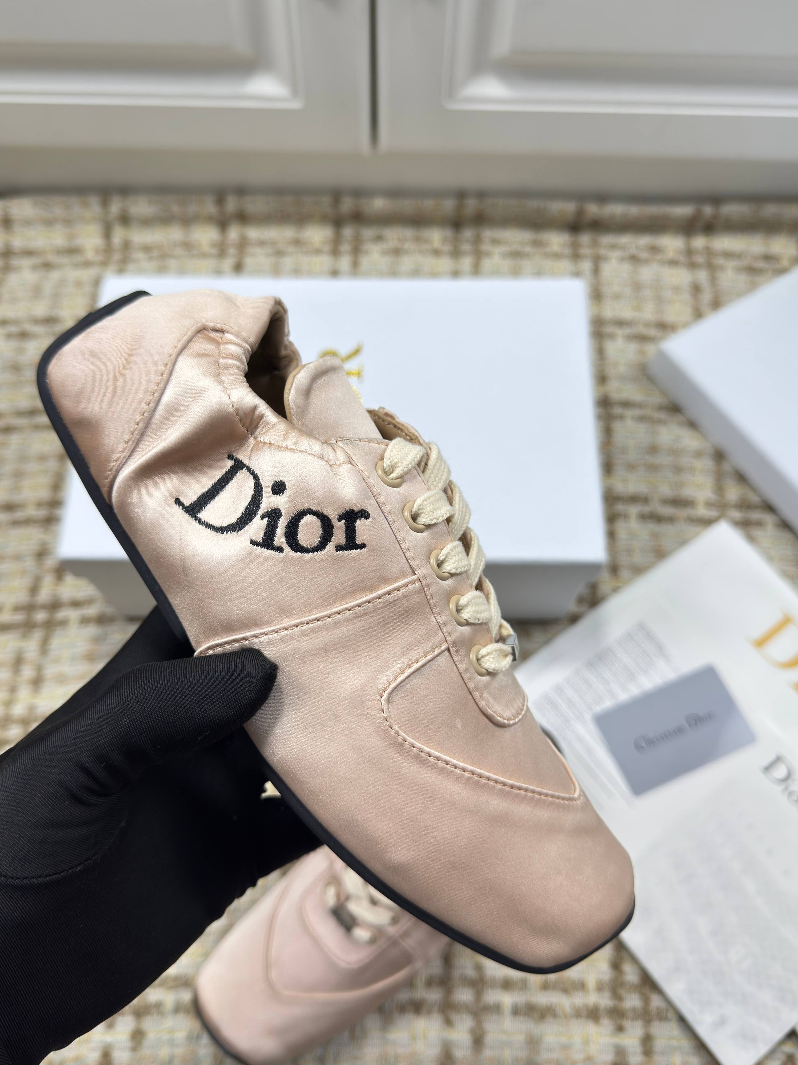 DIOR 26S LOW TOP SNEAKERS IN LIGHT PINK SATIN DIOR LOGO