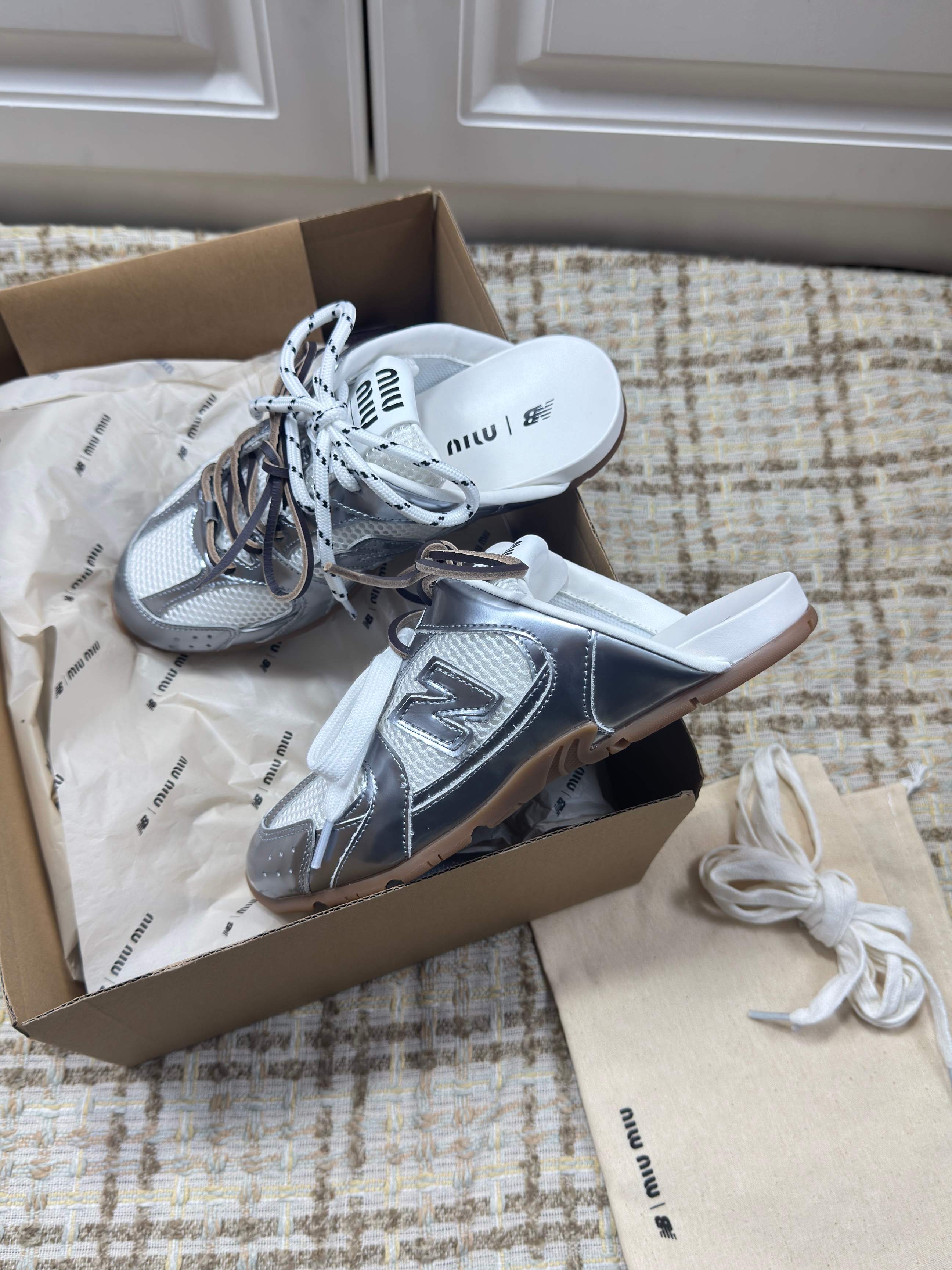 MIUMIU 26S NEW BALANCE SNEAKER MULES IN WHITE MESH AND SILVER CALFSKIN