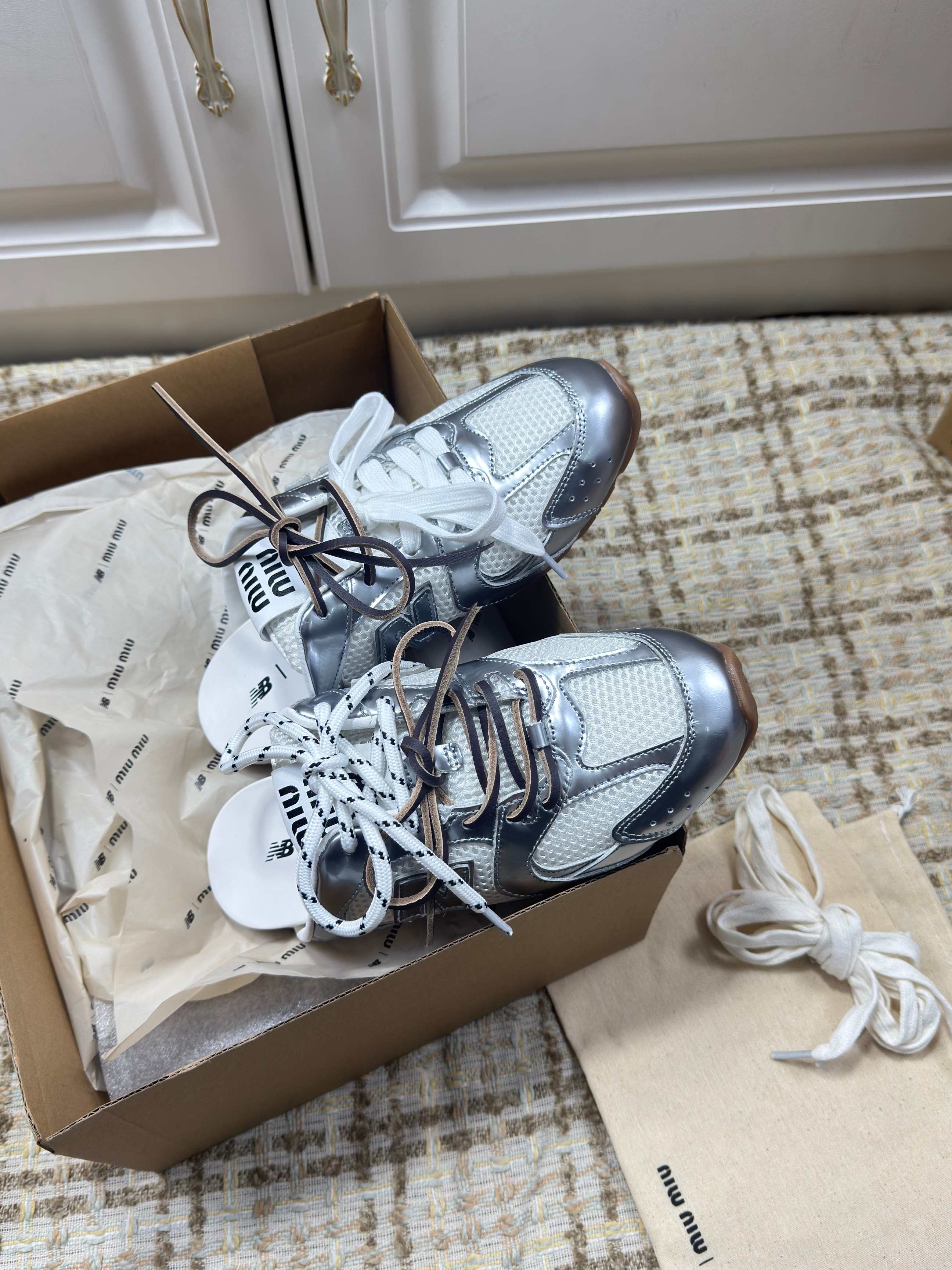 MIUMIU 26S NEW BALANCE SNEAKER MULES IN WHITE MESH AND SILVER CALFSKIN