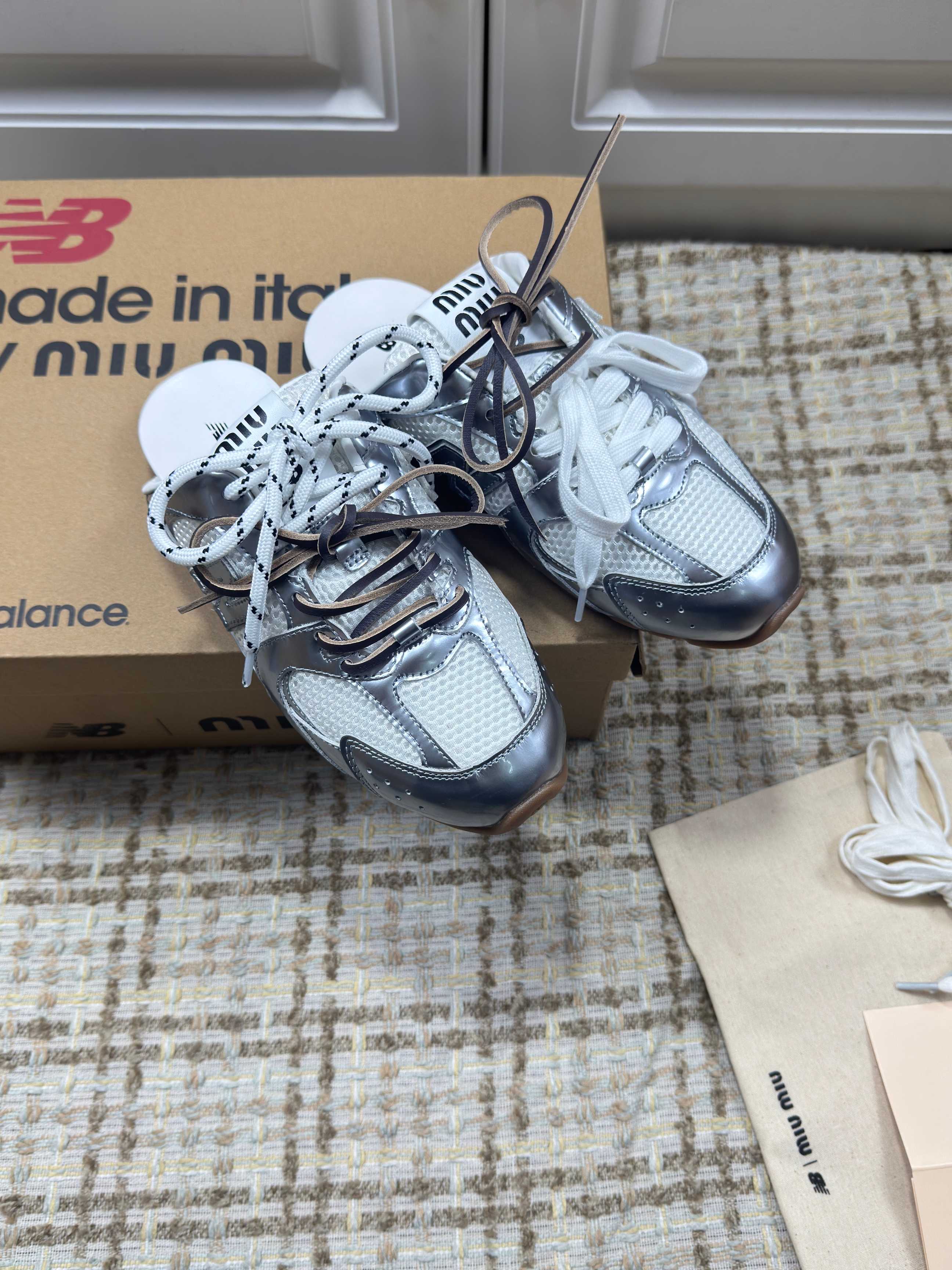 MIUMIU 26S NEW BALANCE SNEAKER MULES IN WHITE MESH AND SILVER CALFSKIN