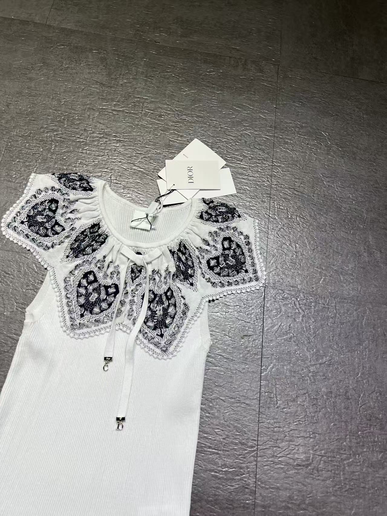 DIOR 26S LACE-COLLAR KNIT TOP 1382
