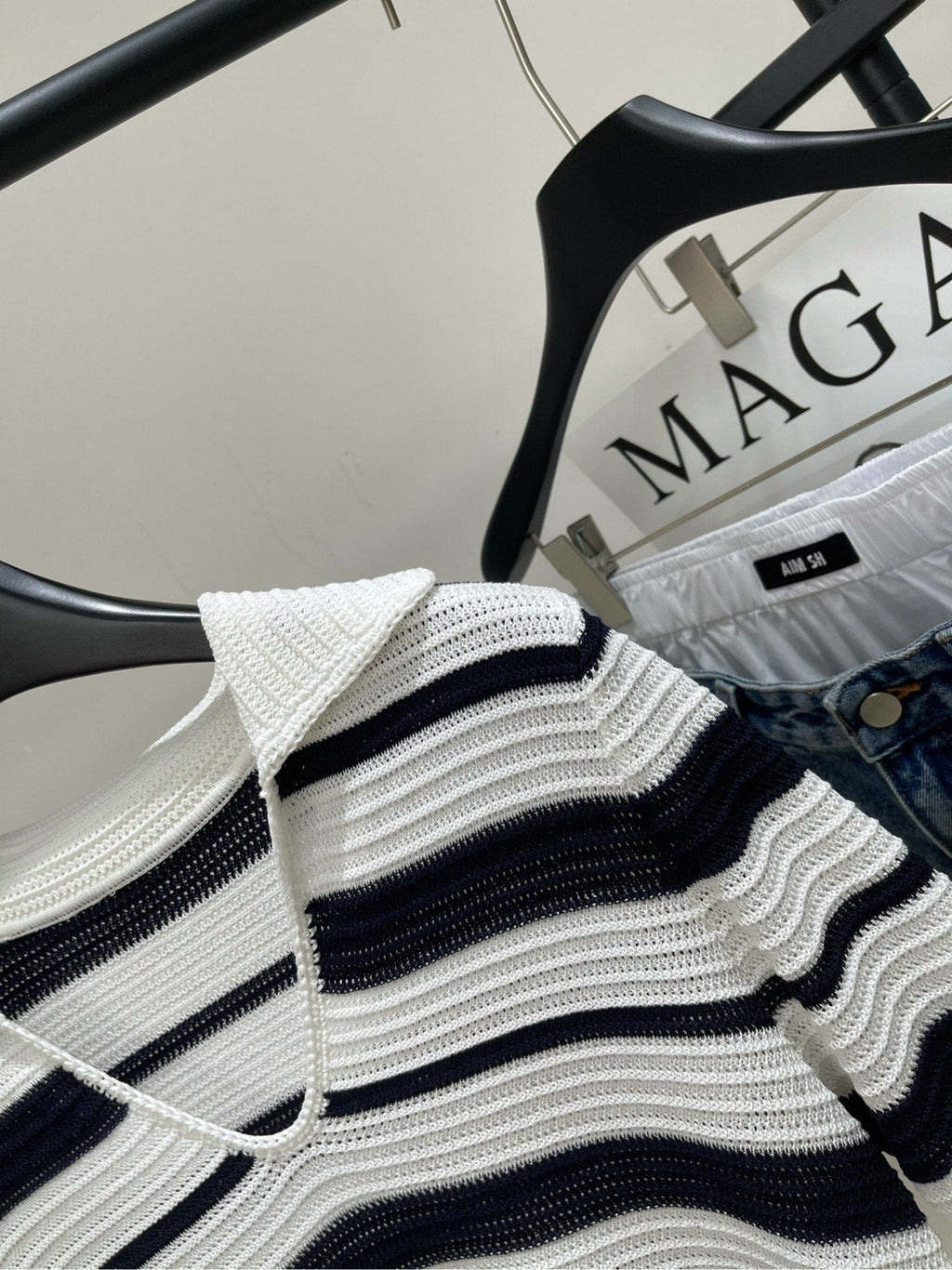 MO&CO. SHORT-SLEEVE KNIT TOP IN WHITE WITH BLACK STRIPES 267958