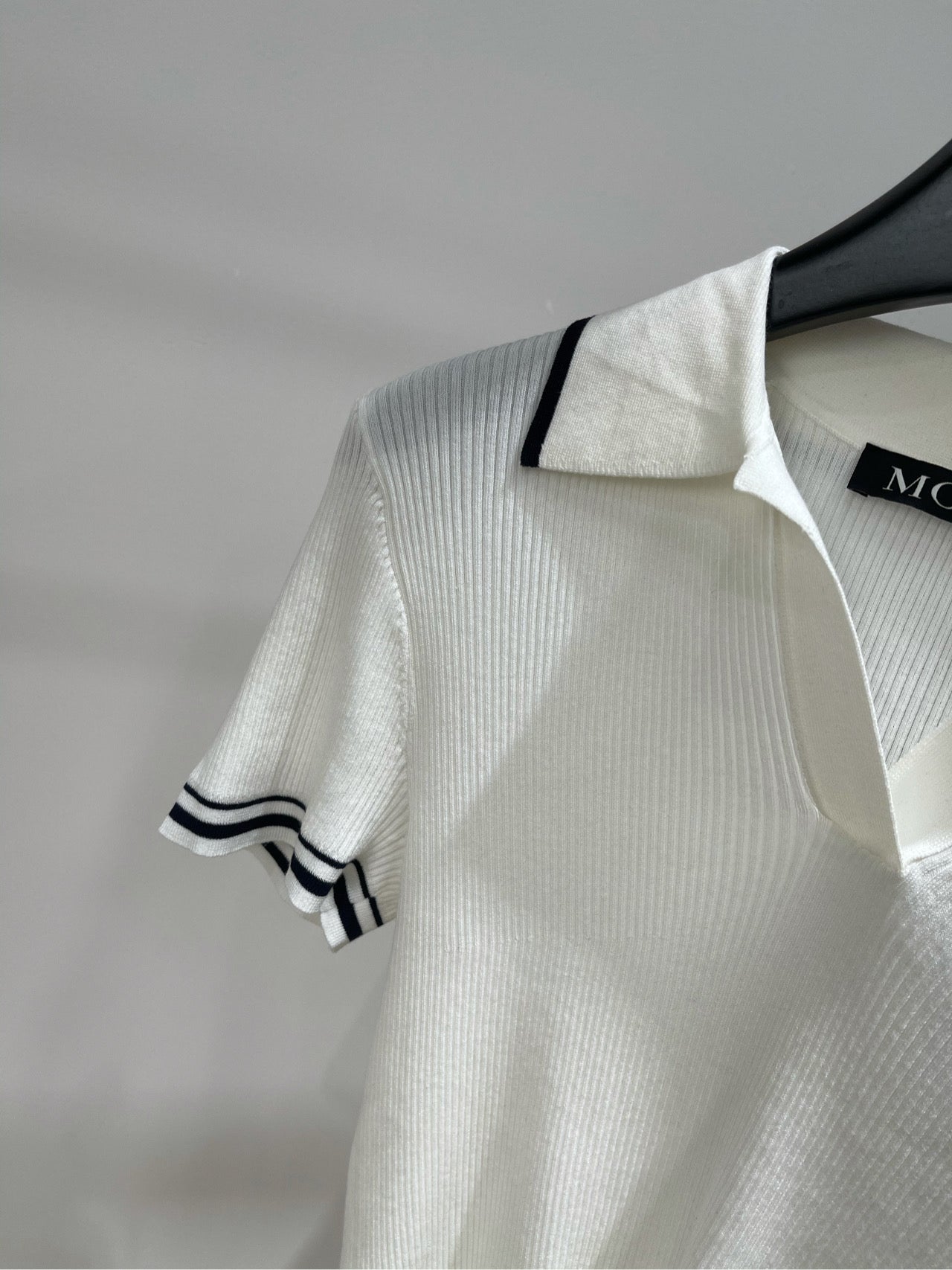 MO&CO. SUMMER KNIT POLO SHIRT IN NEW TENNIS-INSPIRED STYLE 267889