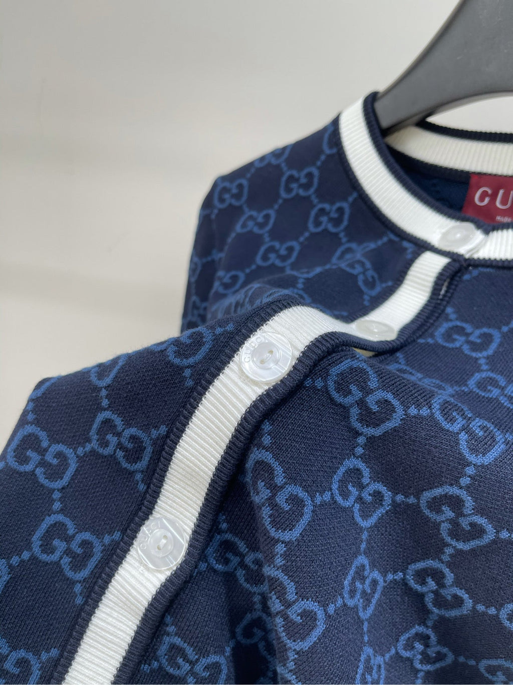 GUCCI CREW NECK CARDIGAN WITH WHITE TRIM 276013