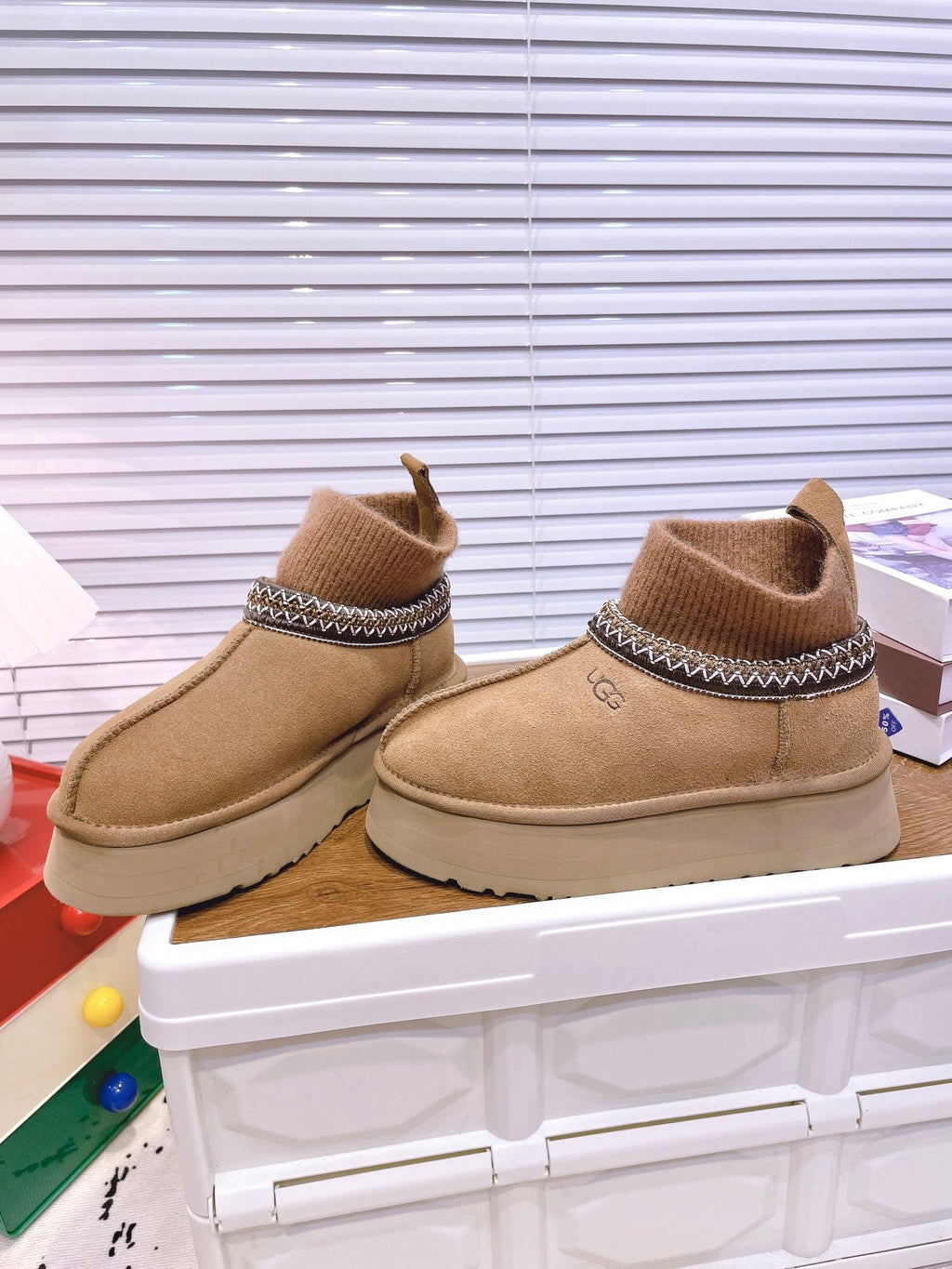 SNOW BOOTS IN CIDER BROWN SUEDE WITH ETHNIC STYLE SOCK