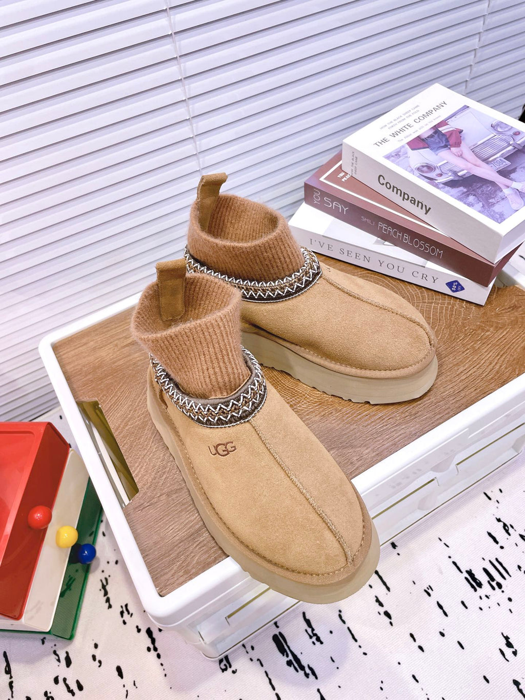 SNOW BOOTS IN CIDER BROWN SUEDE WITH ETHNIC STYLE SOCK