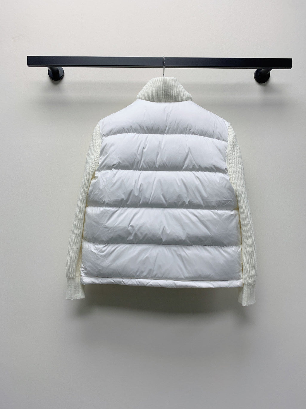MONCLER 25S JACKET IN WHITE 001