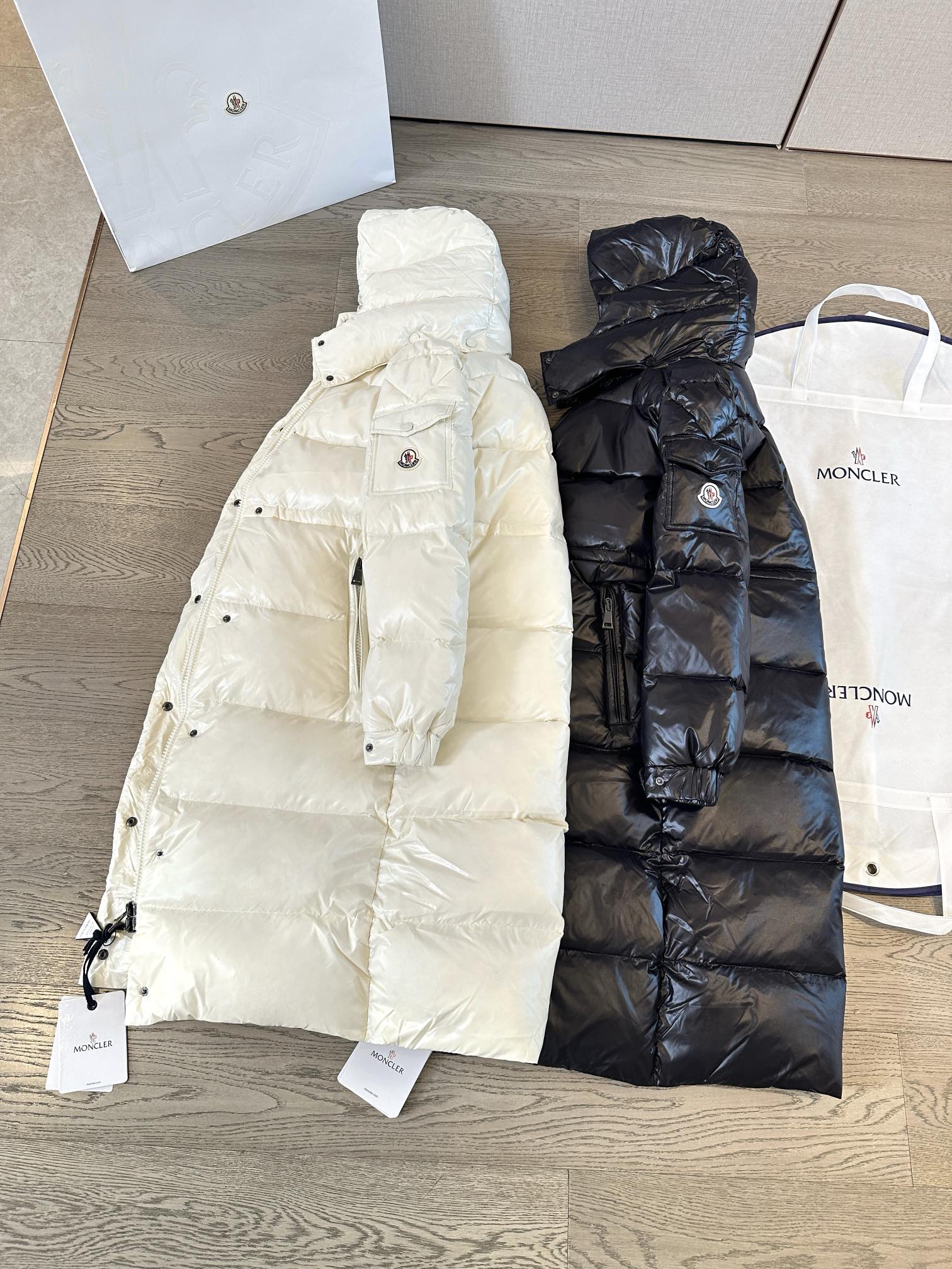 MONCLER 25S DOWN JACKET 305