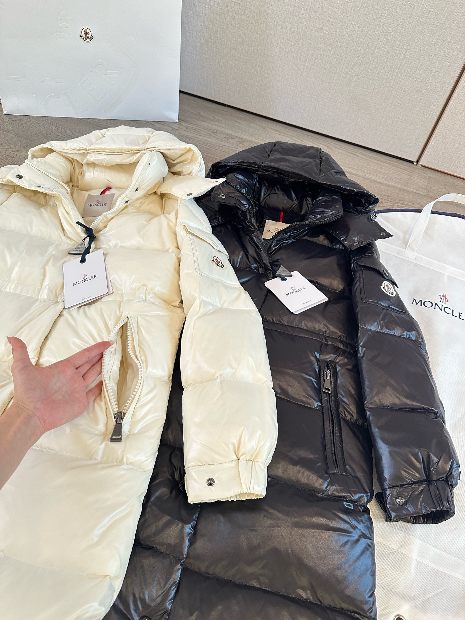 MONCLER 25S DOWN JACKET 305