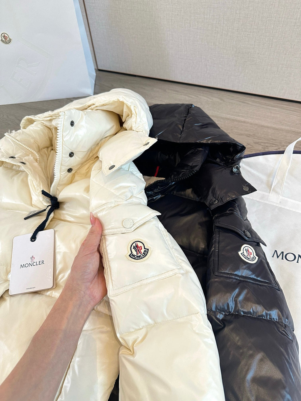 MONCLER 25S DOWN JACKET 305