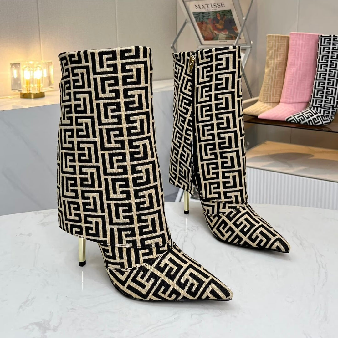 BALMAIN 26S MONOGRAM BOOTS 105 MM IN BLACK AND BEIGE JACQUARD-WOVEN CANVAS
