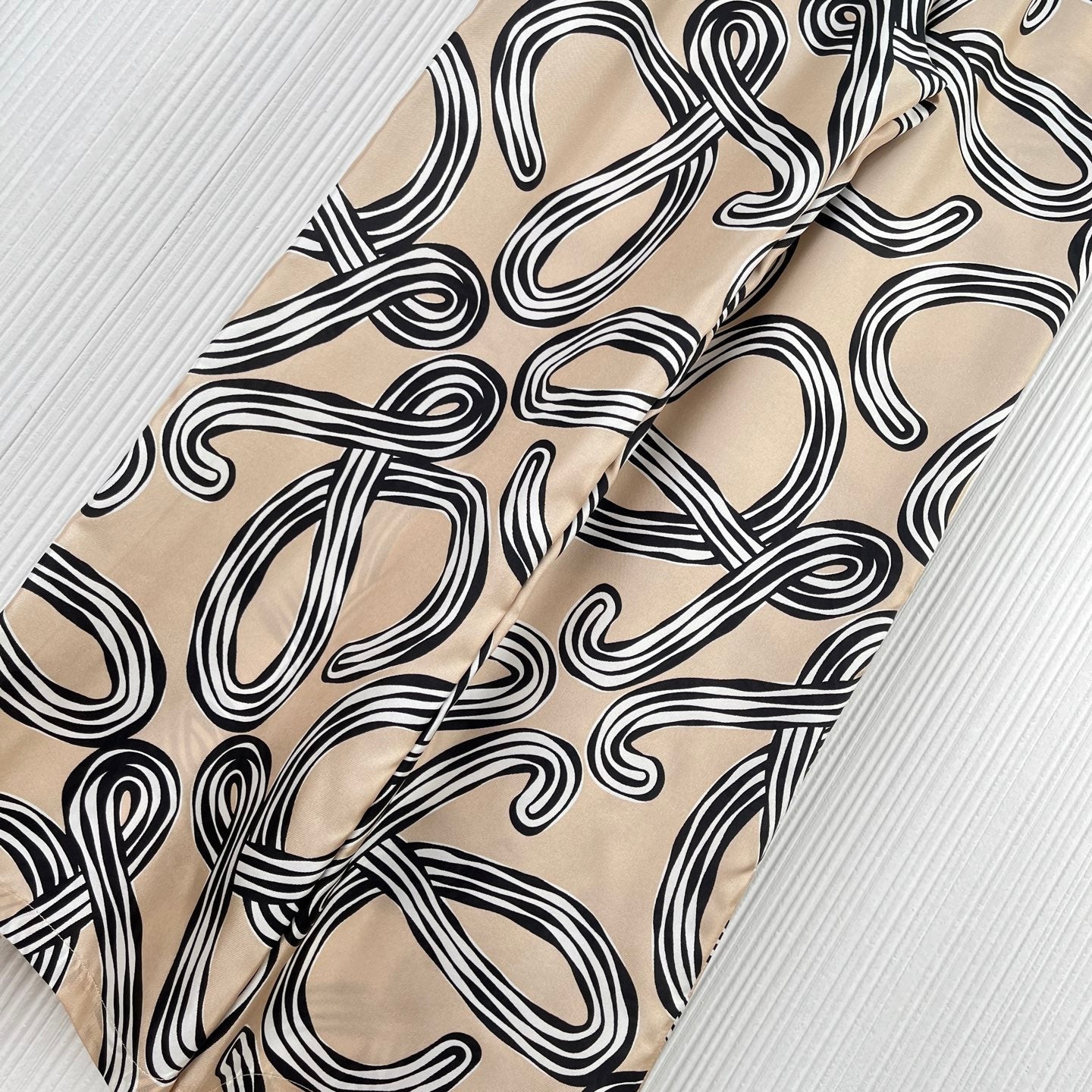 LOEWE 26S LONG SILK PANTS 509