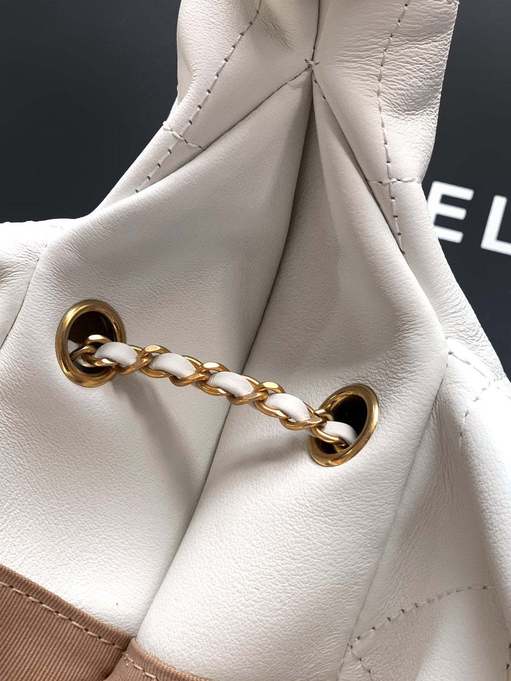CC 26C LARGE HOBO BAG 29CM IN WHITE CALFSKIN GOLD HARDWARE