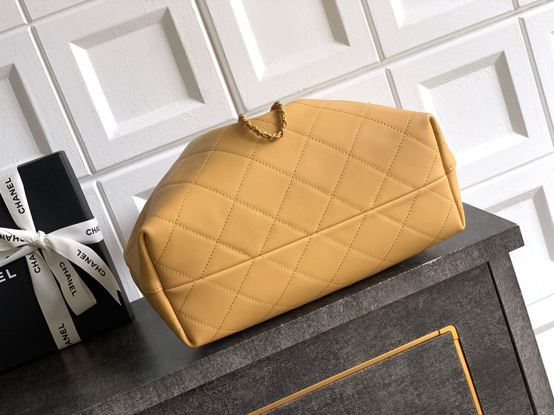 CC 26C LARGE HOBO BAG 29CM IN BEIGE CALFSKIN GOLD HARDWARE