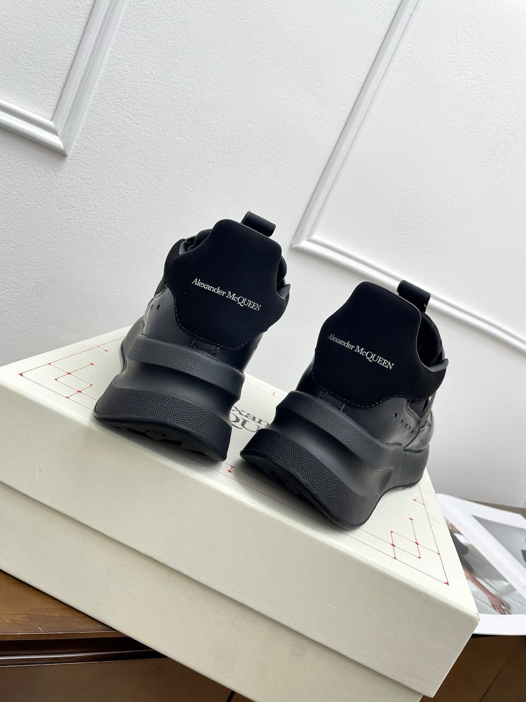 OVERSIZED RUNNER SNEAKERS IN BLACK CALFSKIN AND FABRIC