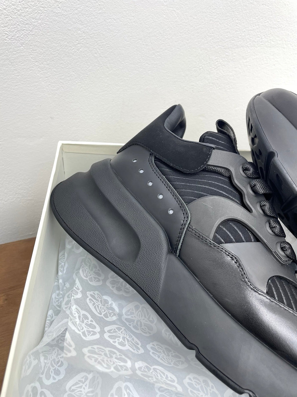OVERSIZED RUNNER SNEAKERS IN BLACK CALFSKIN AND FABRIC