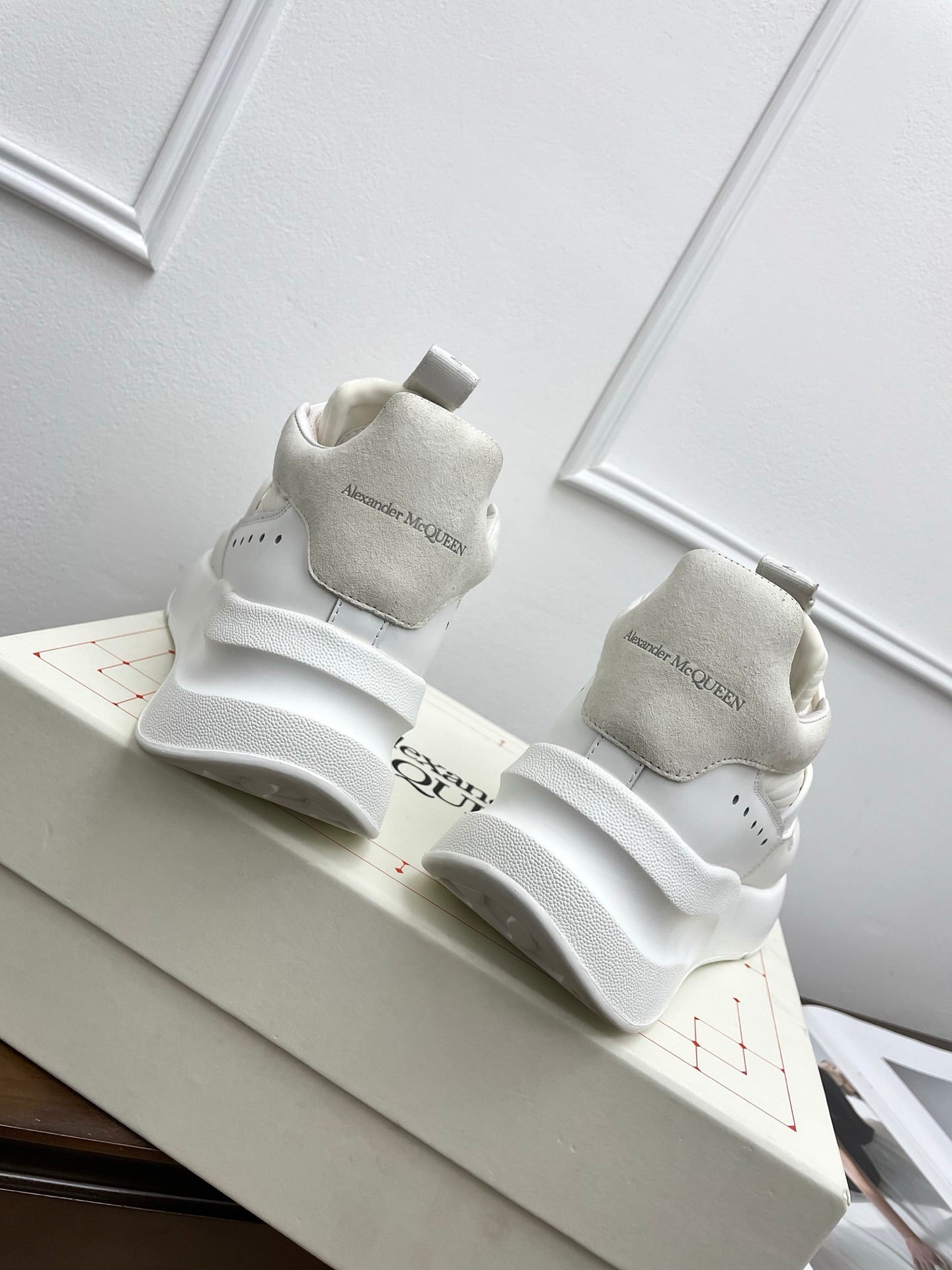 OVERSIZED RUNNER SNEAKERS IN OFF WHITE CALFSKIN AND FABRIC
