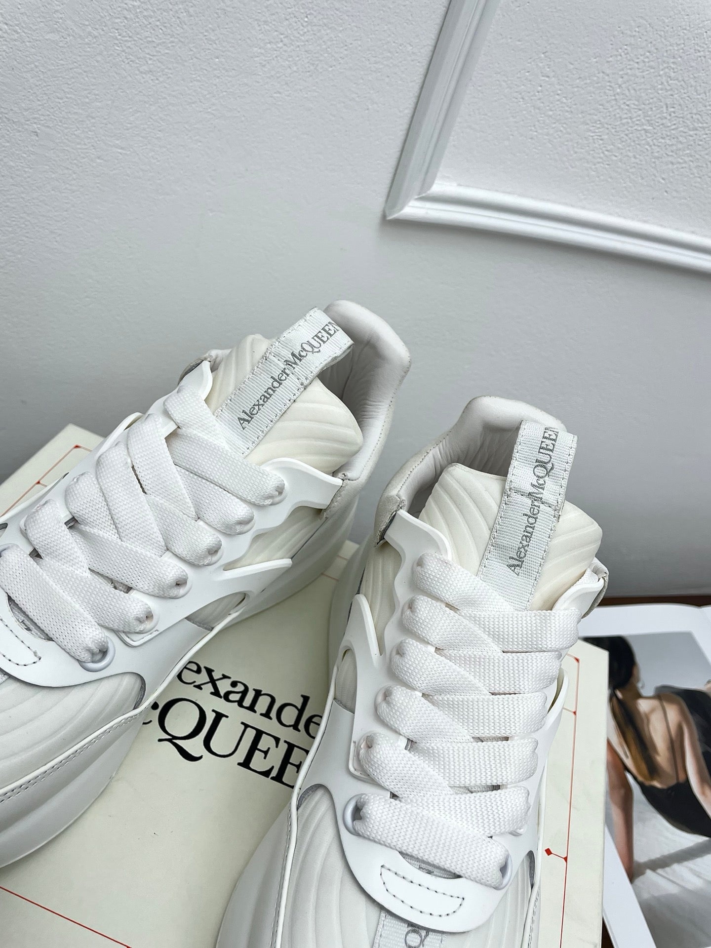 OVERSIZED RUNNER SNEAKERS IN OFF WHITE CALFSKIN AND FABRIC