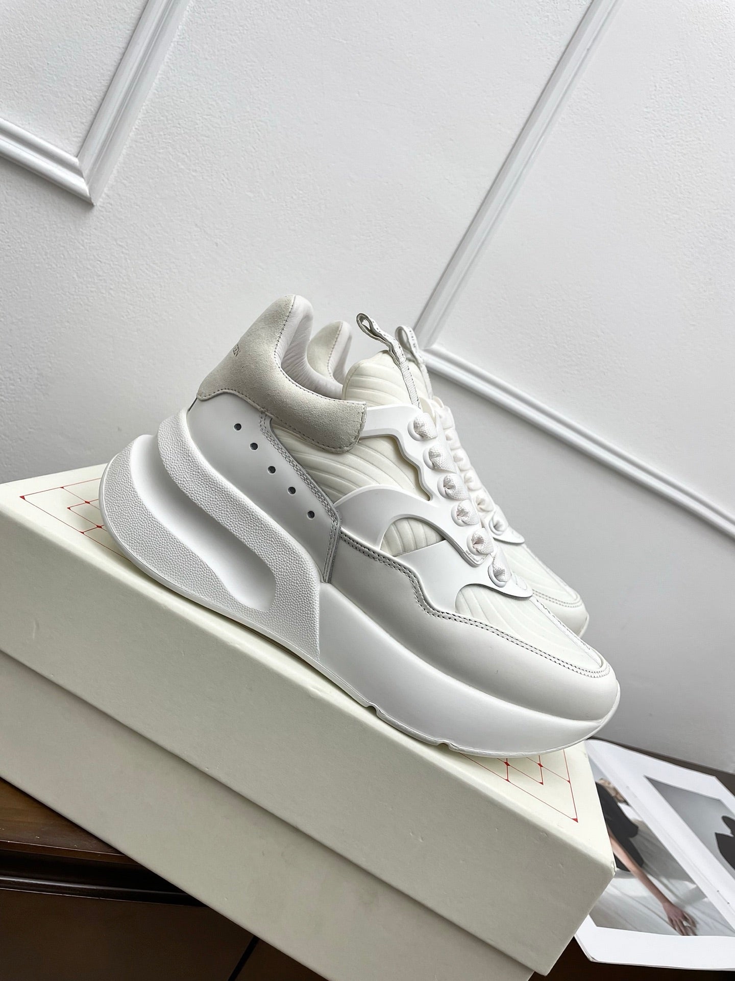 OVERSIZED RUNNER SNEAKERS IN OFF WHITE CALFSKIN AND FABRIC