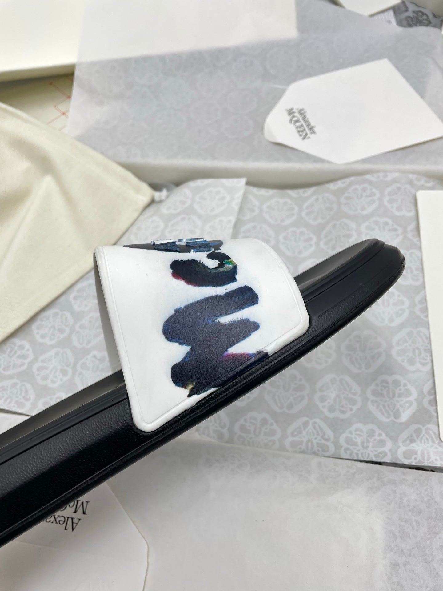 SLIDES SANDAL IN BLACK TPU WHITE STRAP WITH 3D LOGO