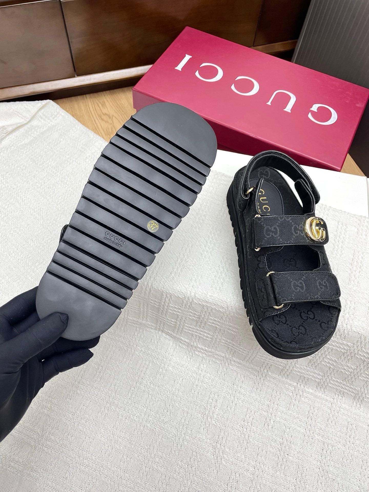 GG CLASSIC SANDALS 25S IN BLACK FABRIC WITH GOLD HARDWARE