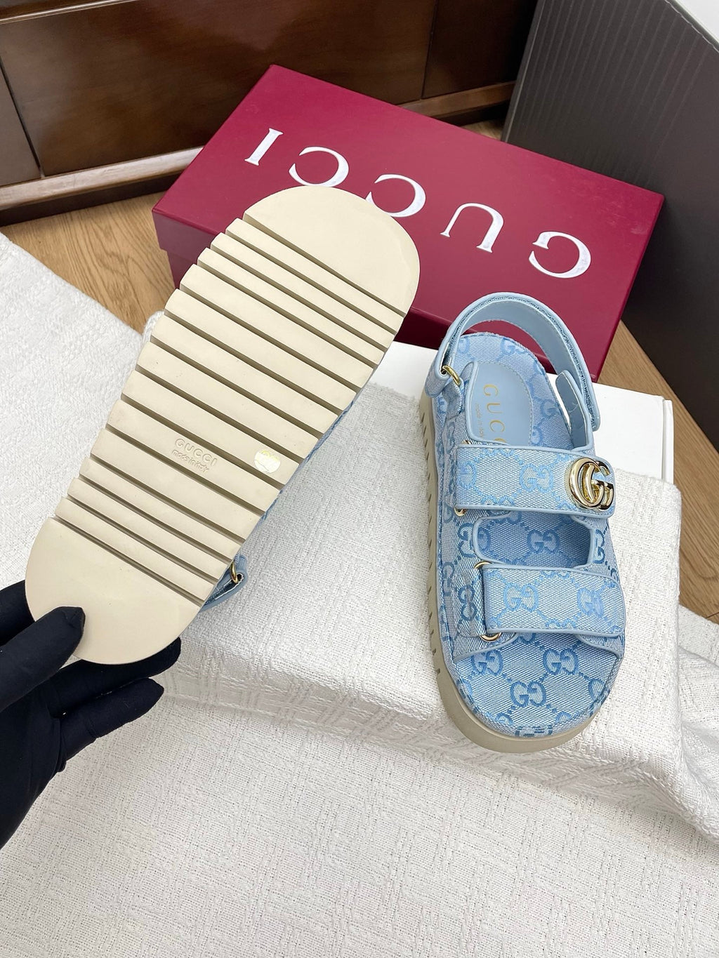 GG CLASSIC SANDALS 25S IN SKY BLUE FABRIC WITH GOLD HARDWARE