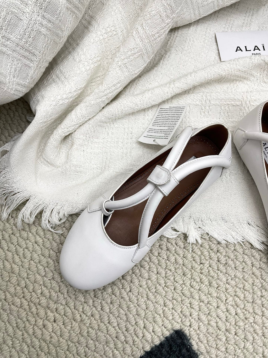 ALAIA 26S BALLET TECKEL IN WHITE CALFSKIN