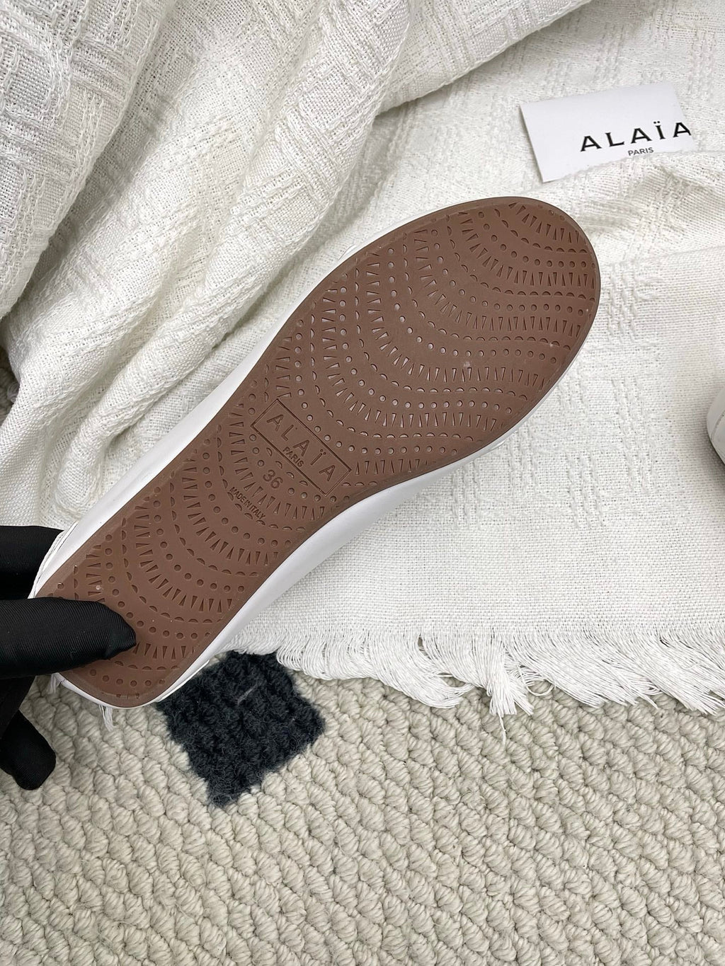 ALAIA 26S BALLET TECKEL IN WHITE CALFSKIN
