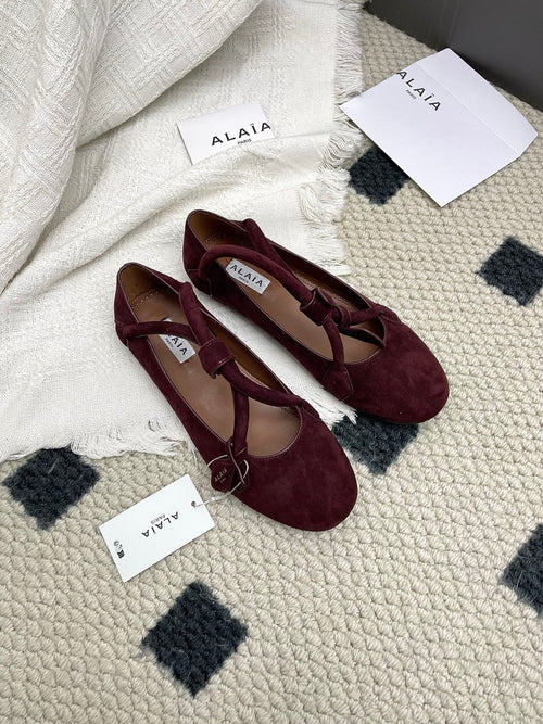 ALAIA 26S BALLET TECKEL IN DARK RED SUEDE