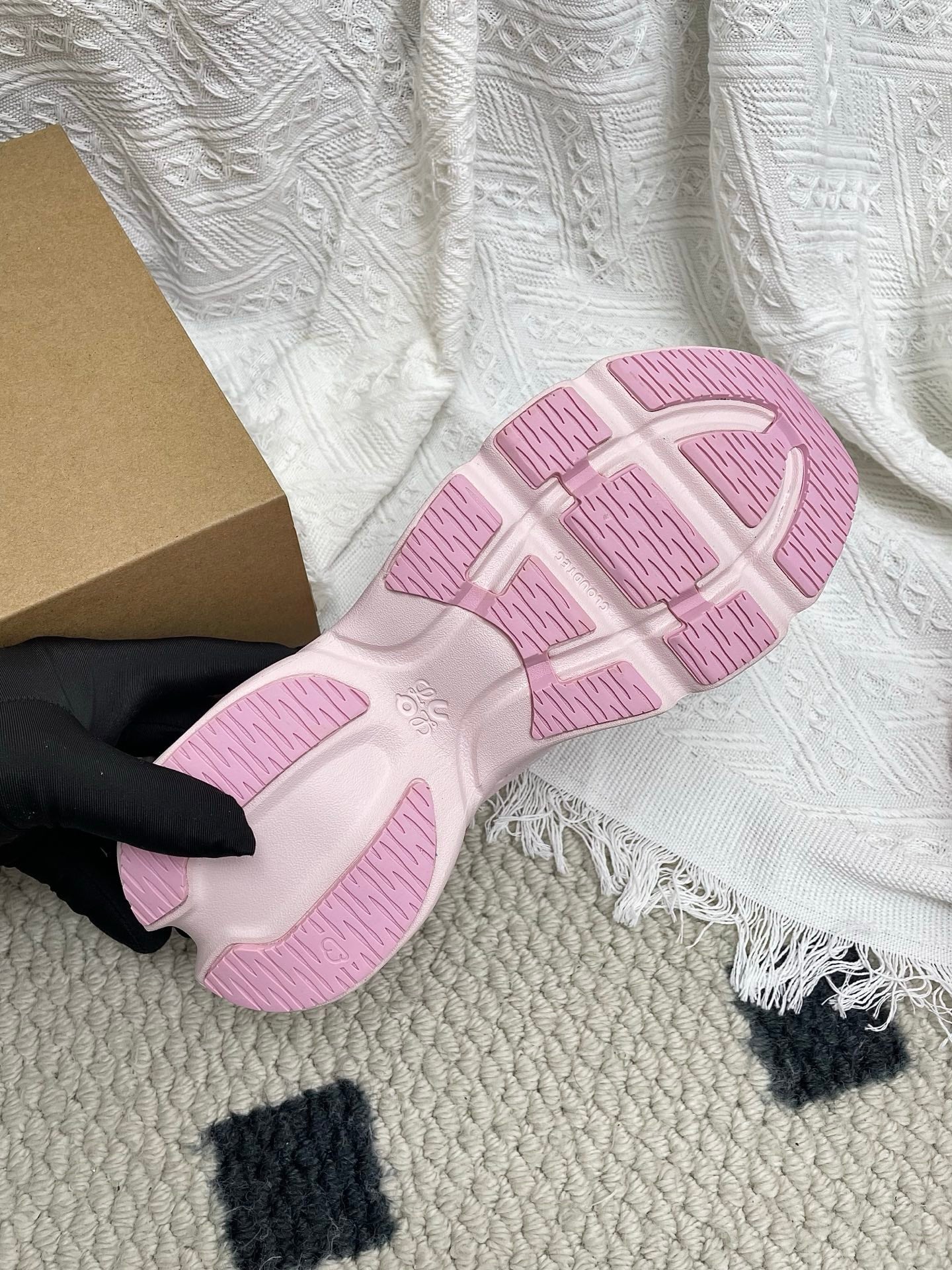 LOEWE 26S CLOUDSOLO SNEAKERS IN LIGHT PINK RECYCLED POLYESTER