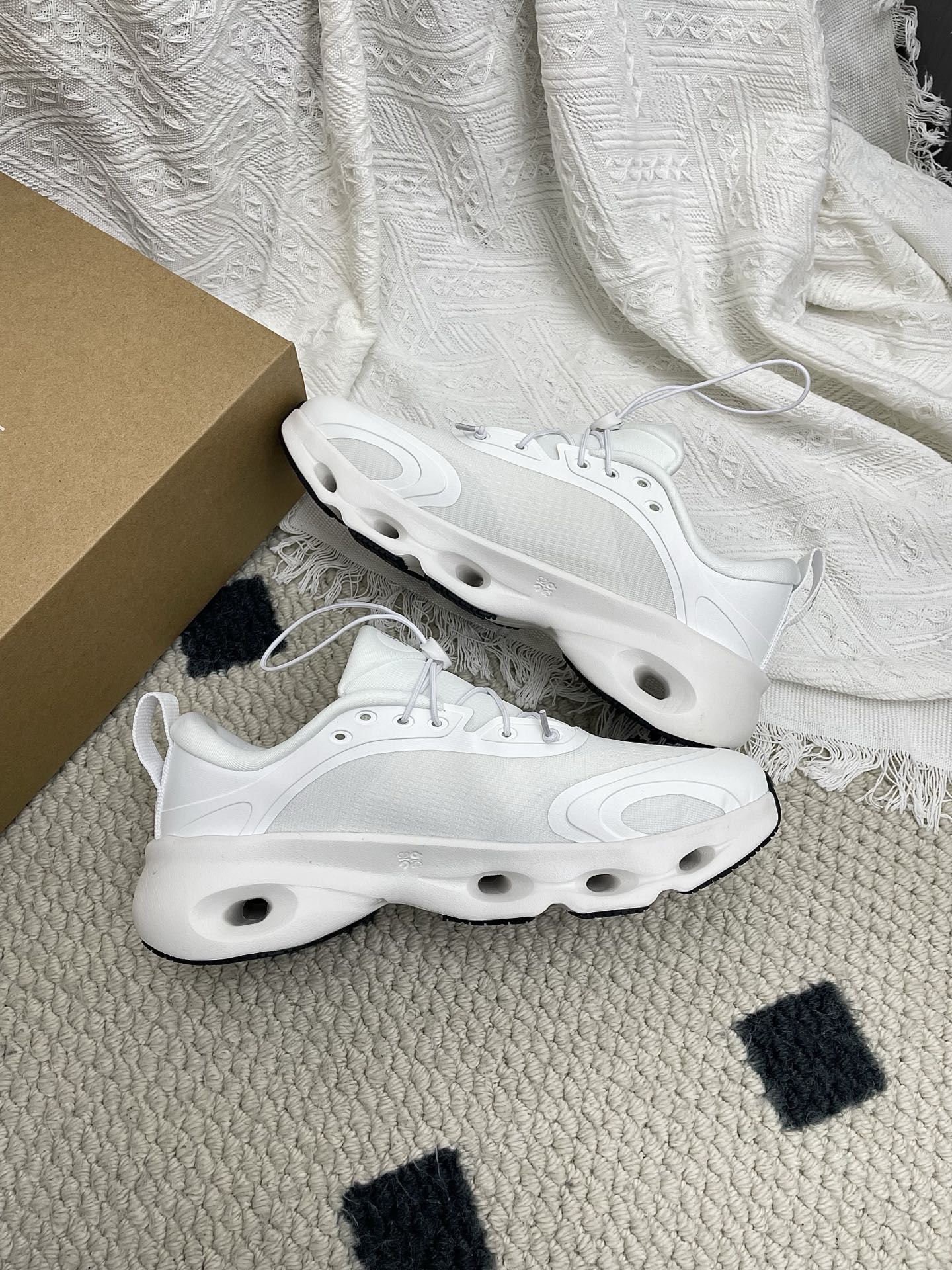 LOEWE 26S CLOUDSOLO SNEAKERS IN WHITE RECYCLED POLYESTER