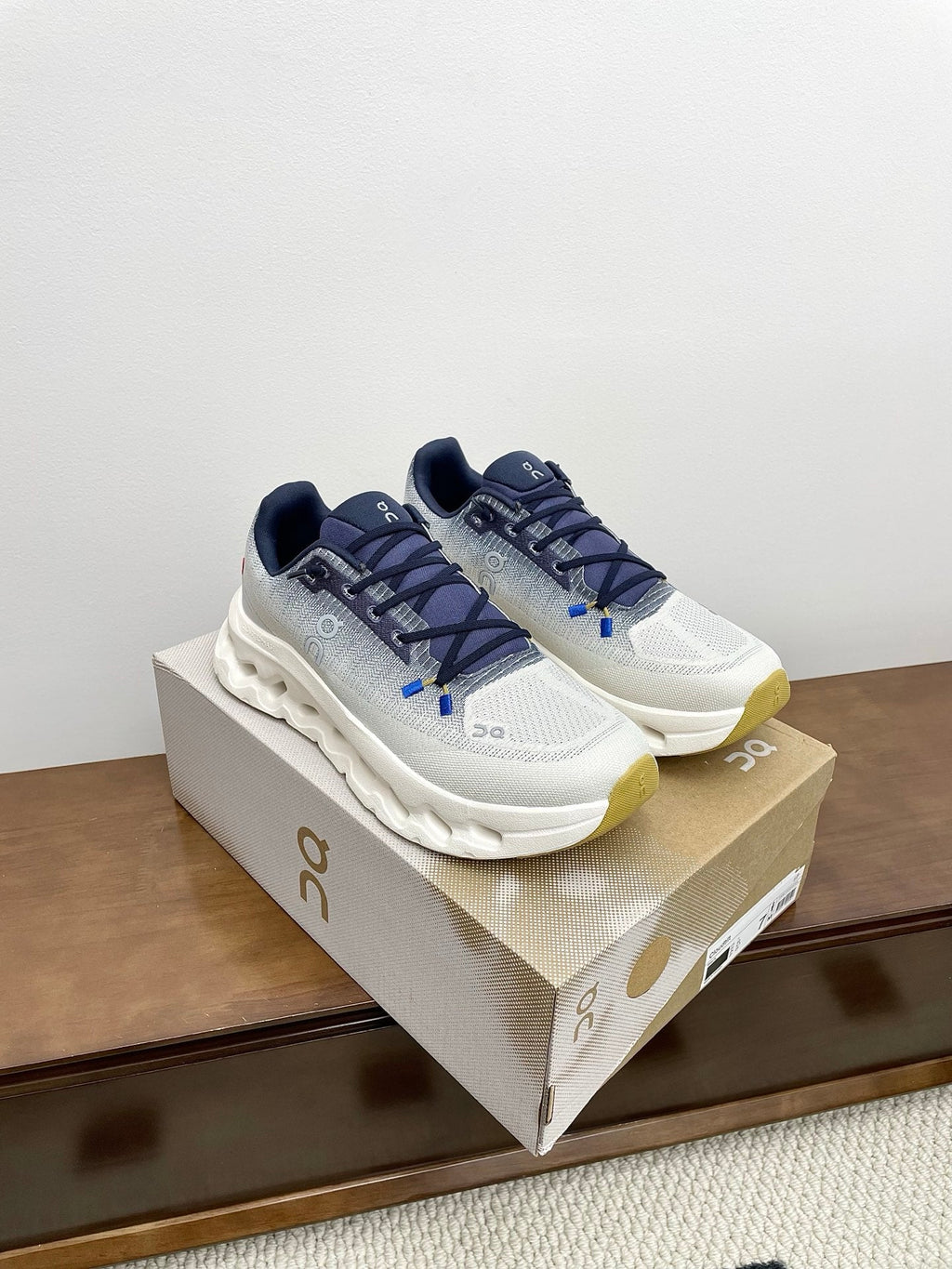 LOEWE 26S CLOUDTILT SNEAKER IN DARK BLUE IVORY RECYCLED POLYESTER