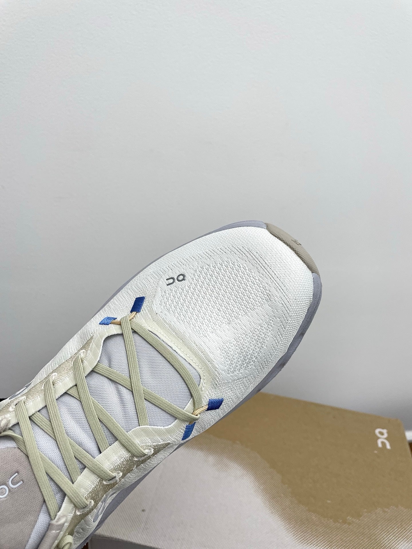 LOEWE 26S CLOUDTILT SNEAKER IN WHITE AND LIGHT GRAY RECYCLED POLYESTER