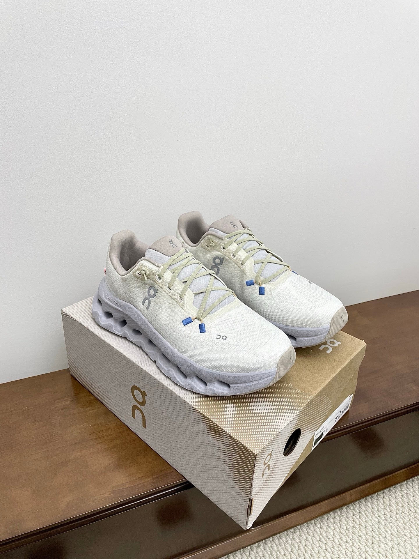 LOEWE 26S CLOUDTILT SNEAKER IN WHITE AND LIGHT GRAY RECYCLED POLYESTER