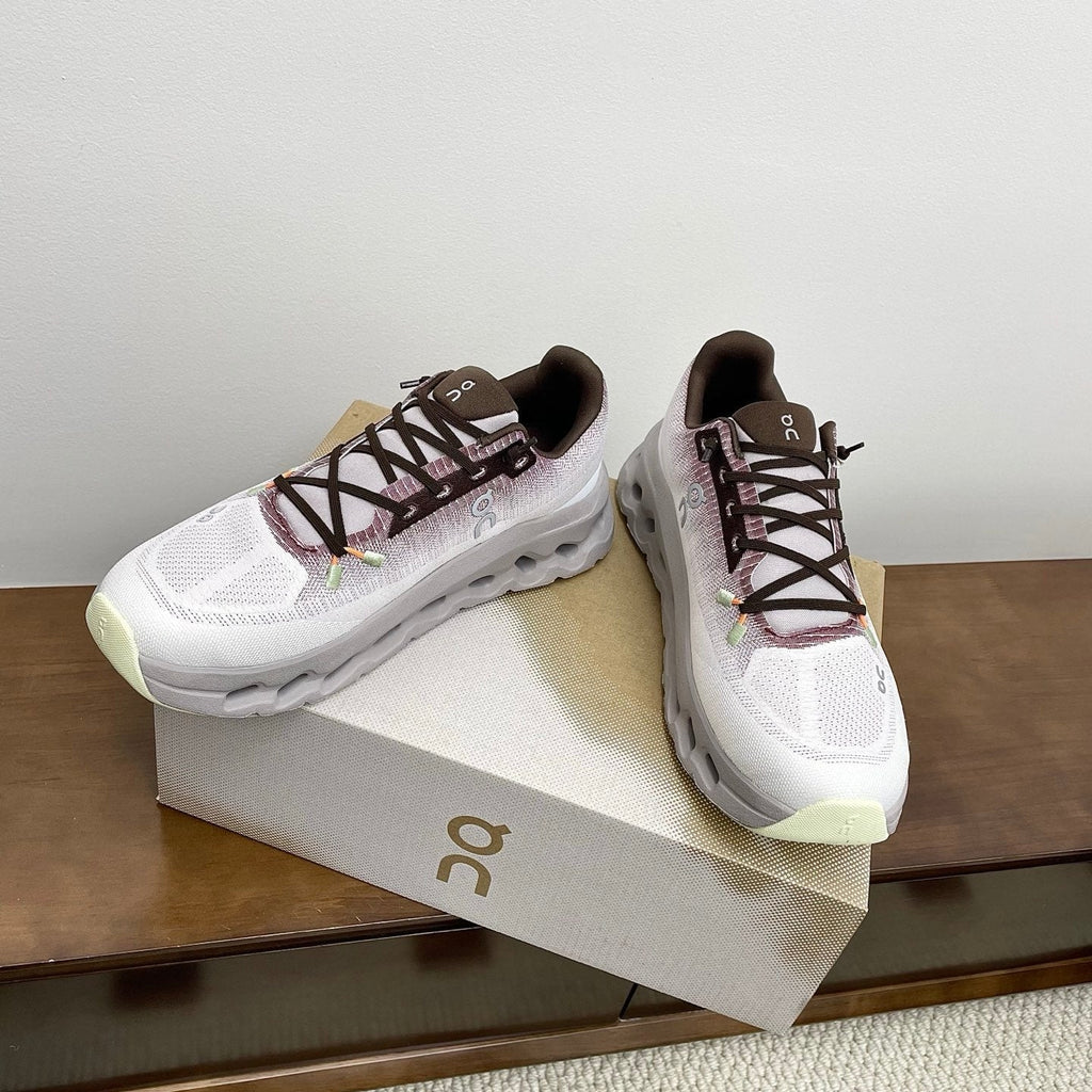 LOEWE 26S CLOUDTILT SNEAKER IN DARK BROWN IVORY RECYCLED POLYESTER