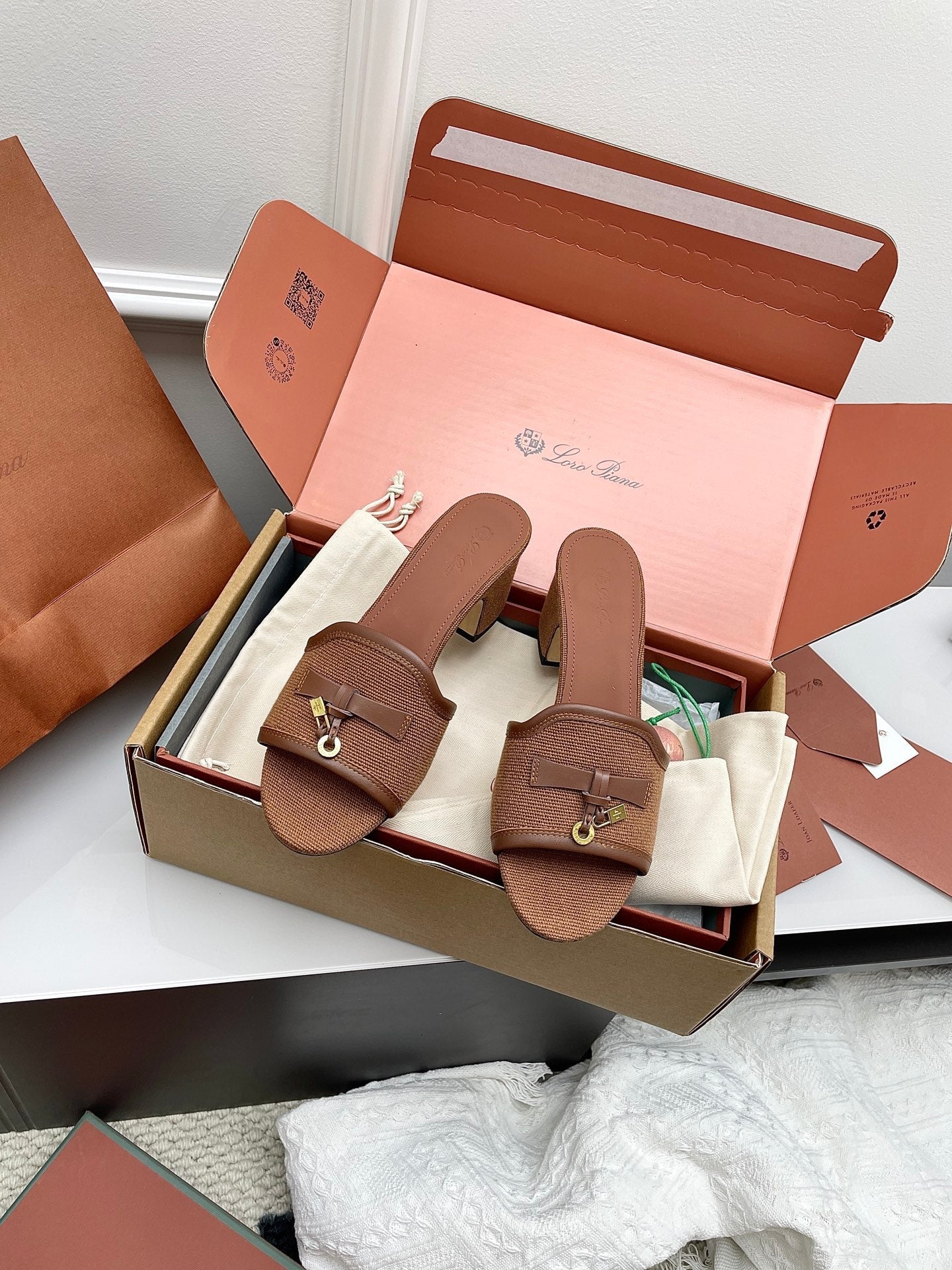 LP 26S HIGH HEEL SANDALS IN BROWN CANVAS AND CALFSKIN
