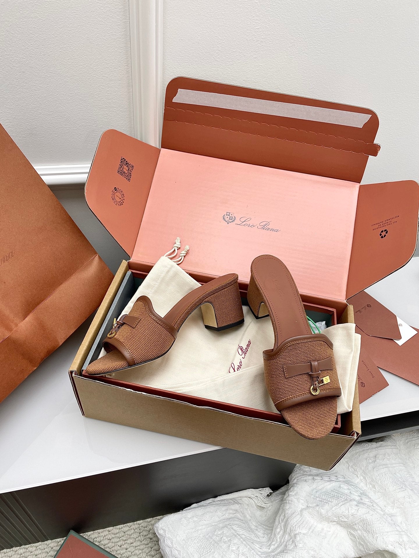 LP 26S HIGH HEEL SANDALS IN BROWN CANVAS AND CALFSKIN