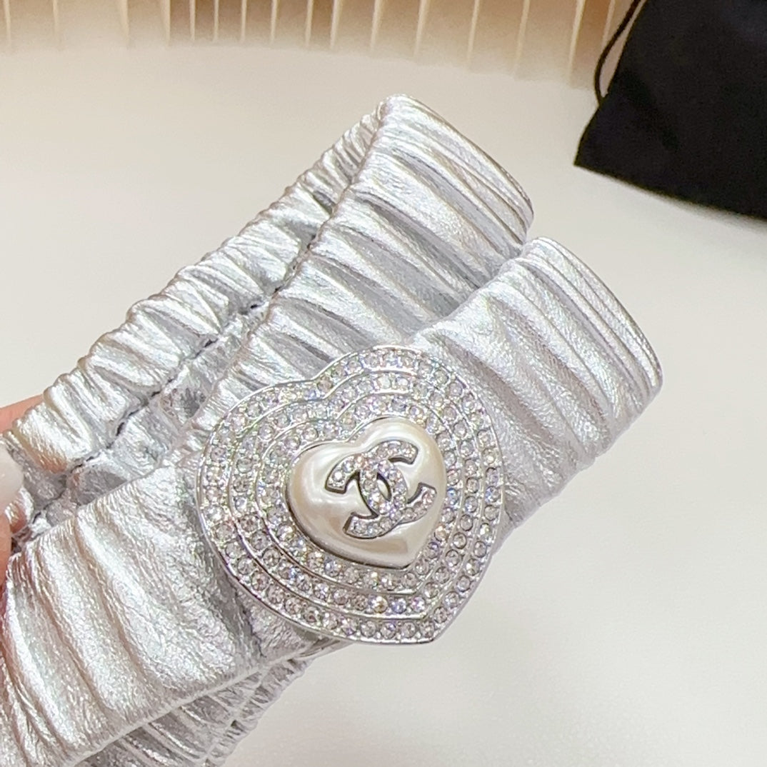 CC ELASTIC 30 MM BELT HEART BUCKLE IN SILVER CHIFFON CALFSKIN SILVER HARDWARE ATTACH RHINSTONES