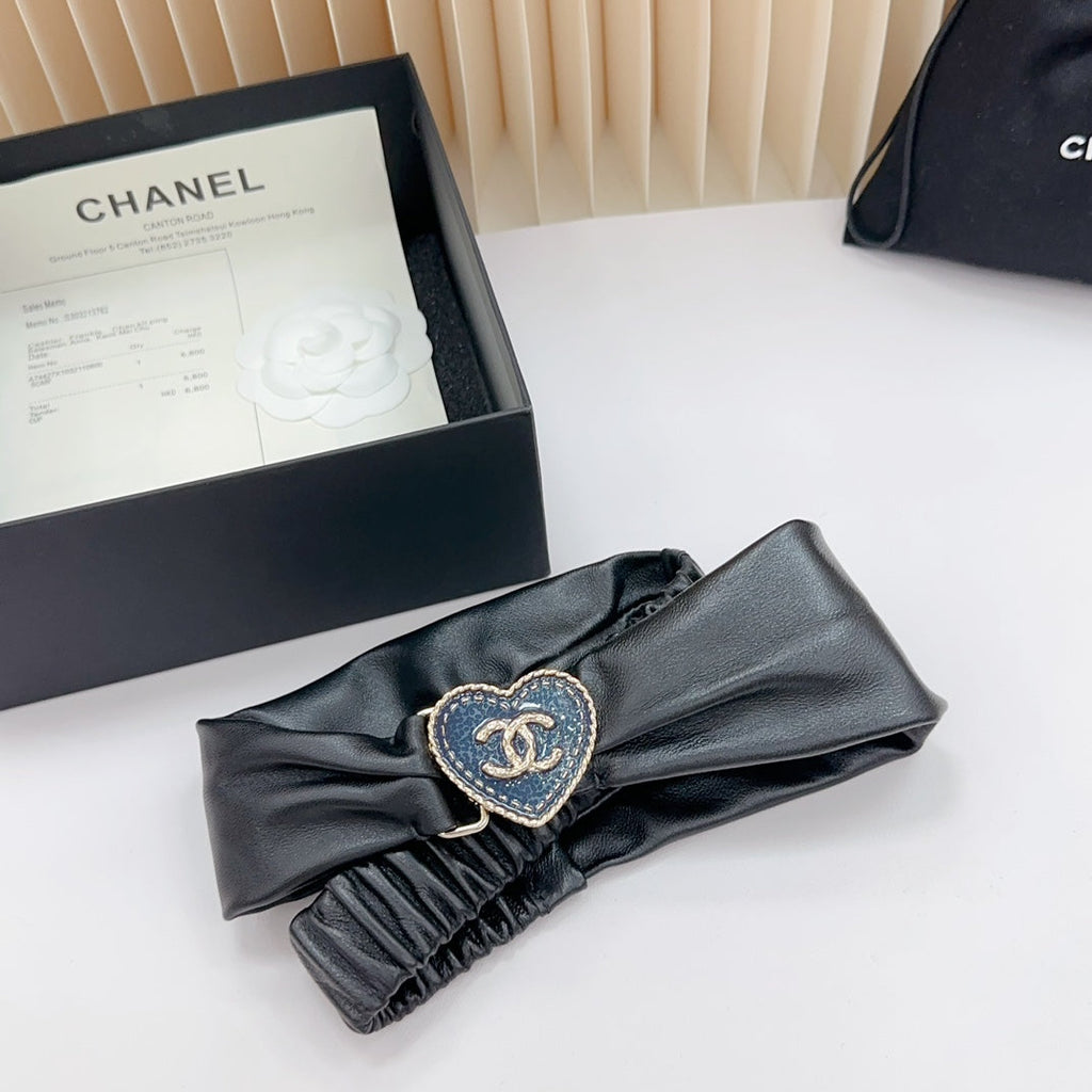 CC 50 MM ELASTIC BELT IN BLACK CALFSKIN GOLD HEART HARDWARE