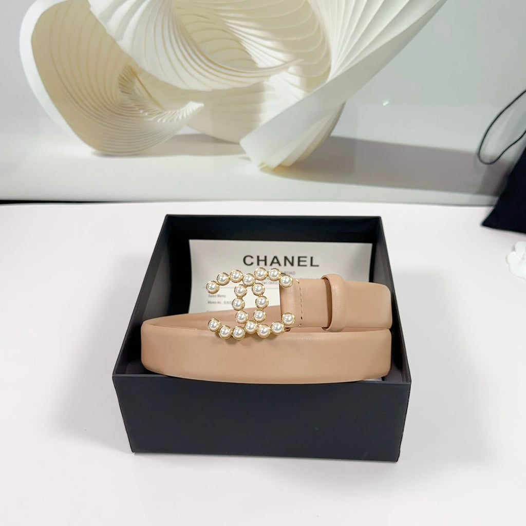 CC BELT 30 MM IN FRENCH BEIGE SMOOTH CALFSKIN WITH GOLD HARDWARE ATTACH PEARL